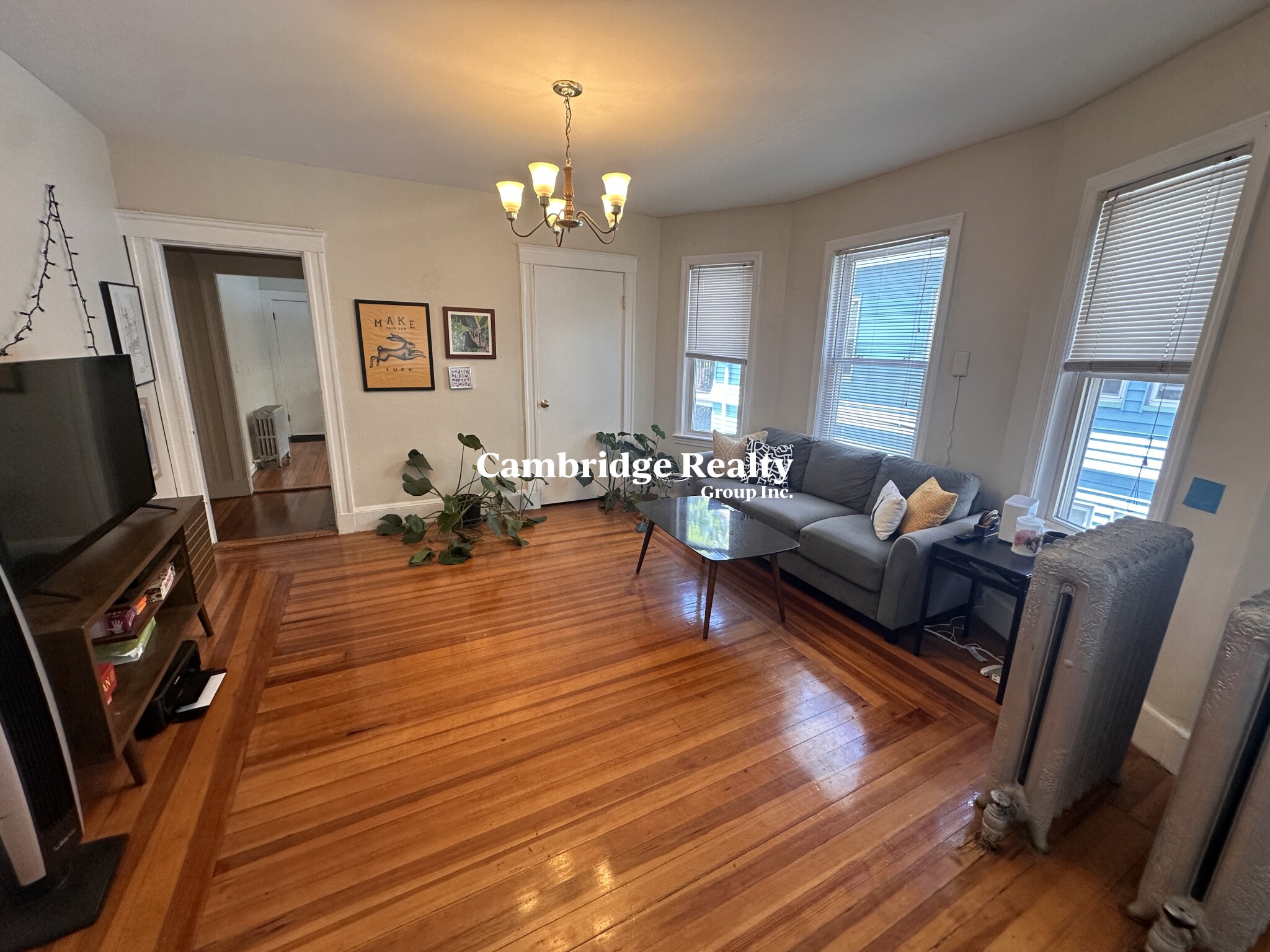 24 Burnham St, Tufts