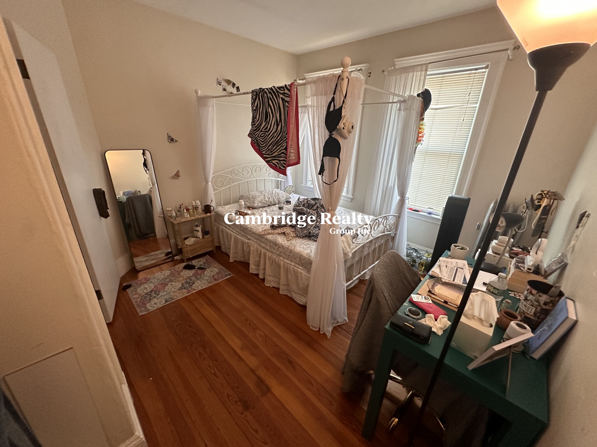 24 Burnham St, Tufts