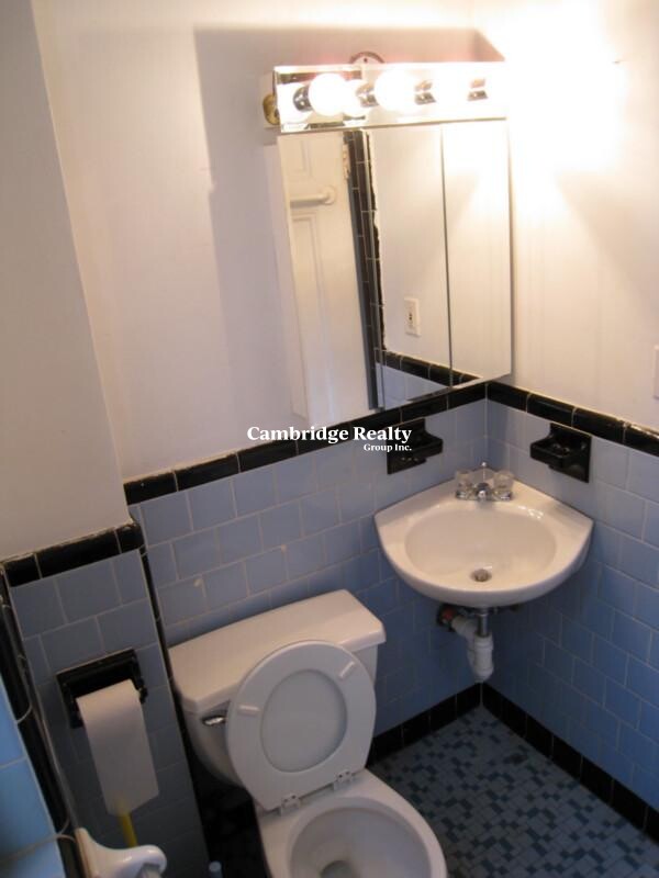 108 Central St, Powder House Square