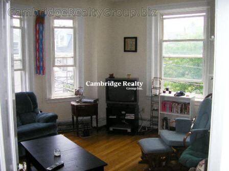 108 Central St, Powder House Square