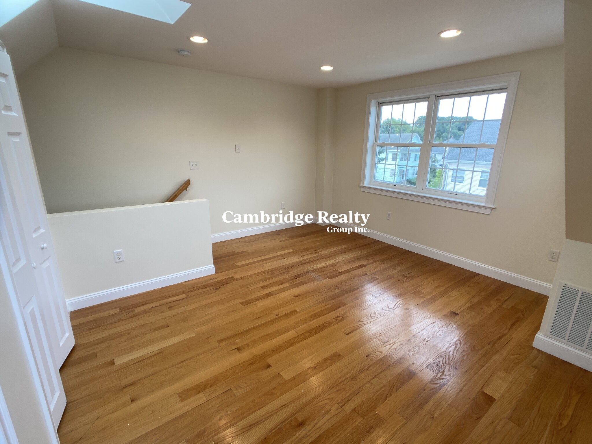 9 Winthrop Ct, Medford