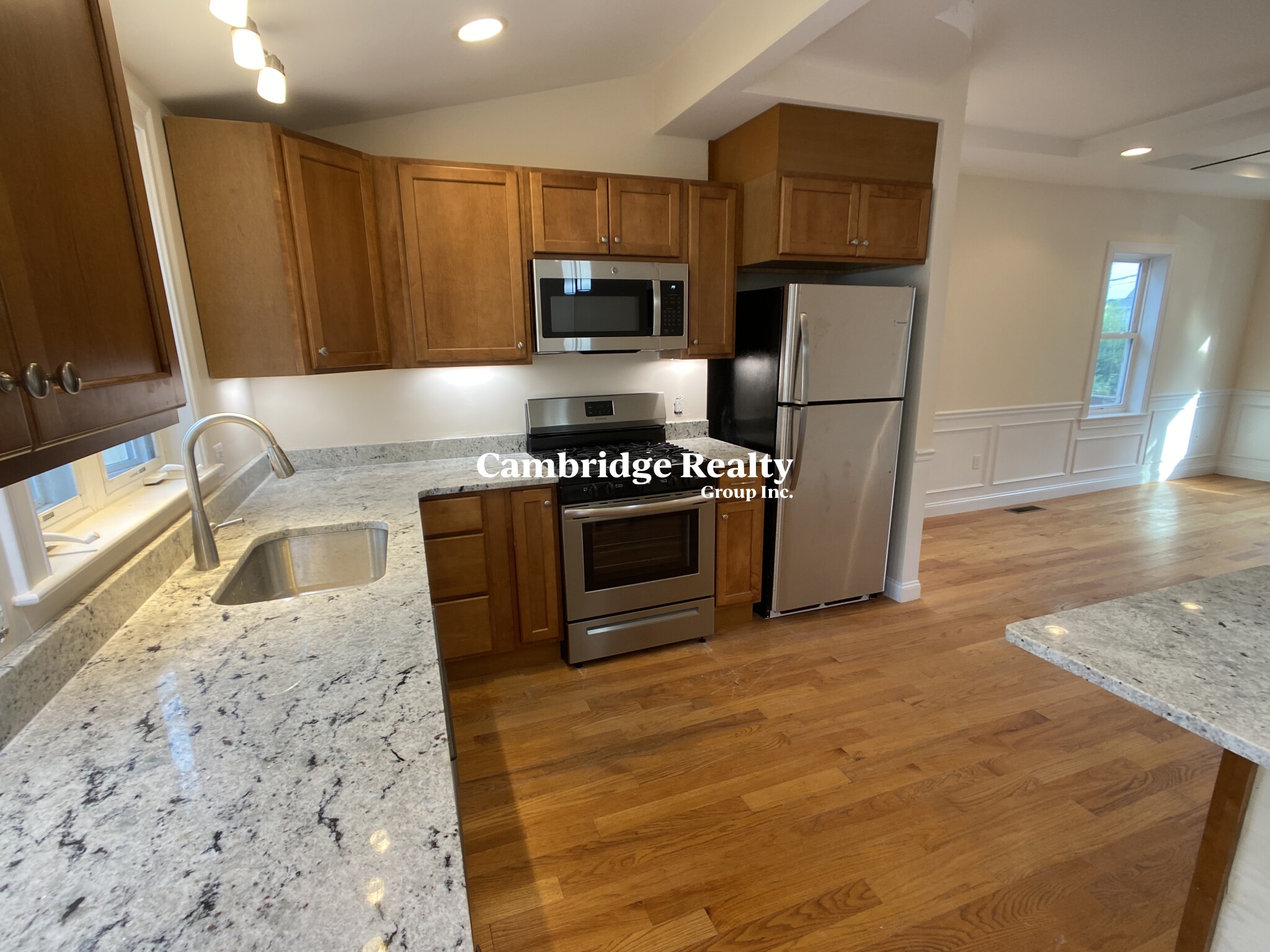9 Winthrop Ct, Medford