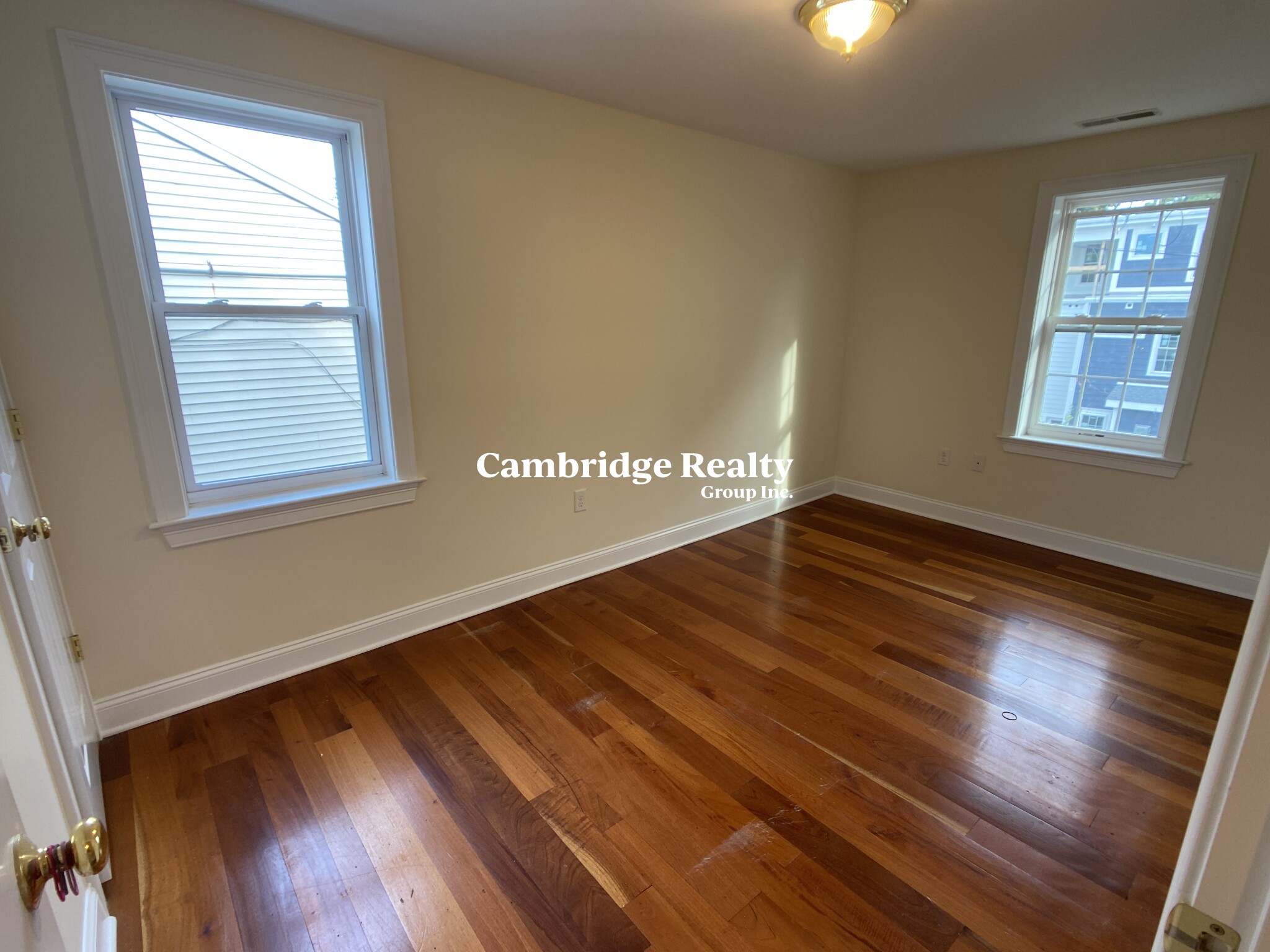 9 Winthrop Ct, Medford
