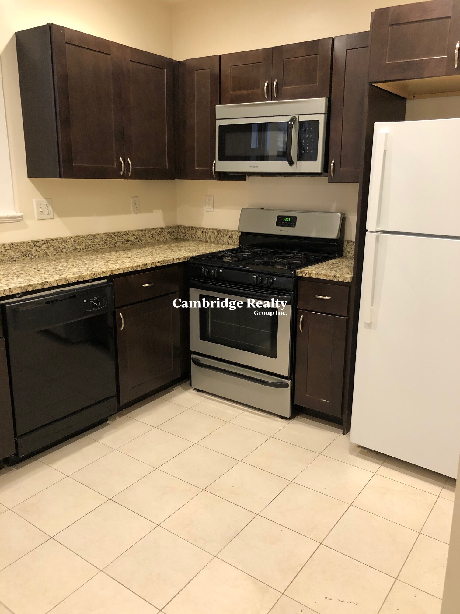 9 Upland Rd, Neighborhood Nine