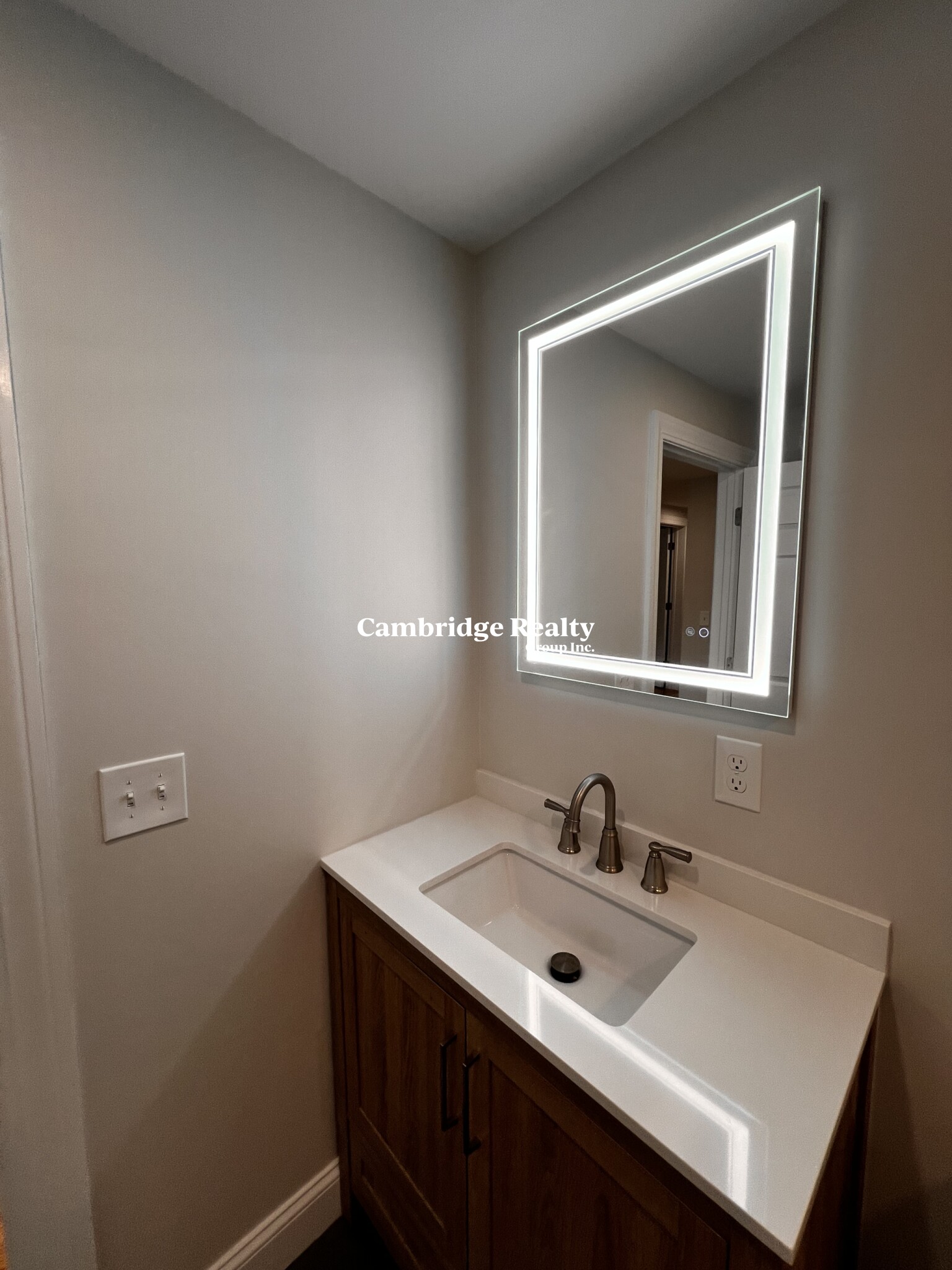 190 Walnut St, Watertown