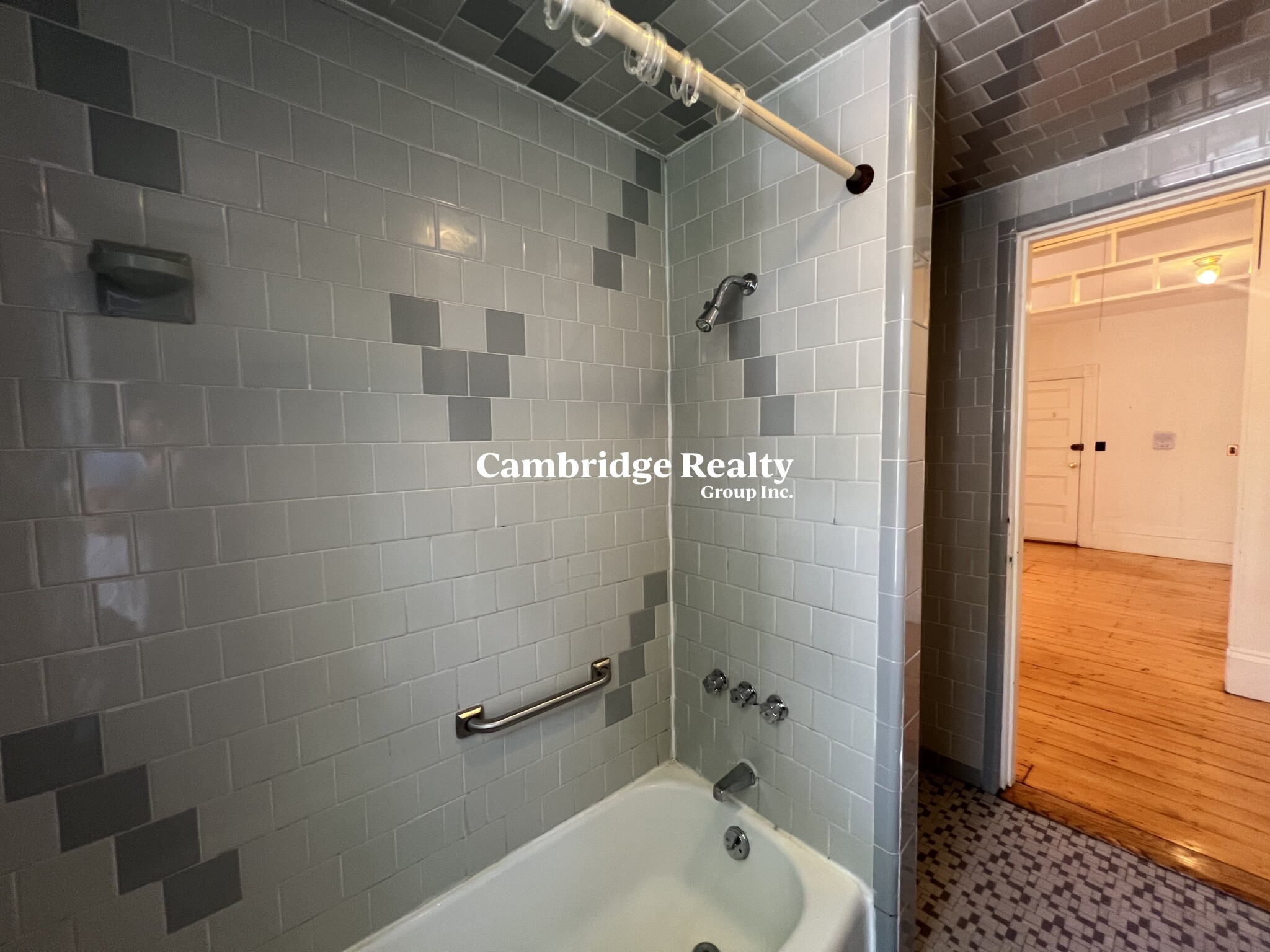 10 Sumner Rd, Mid-Cambridge