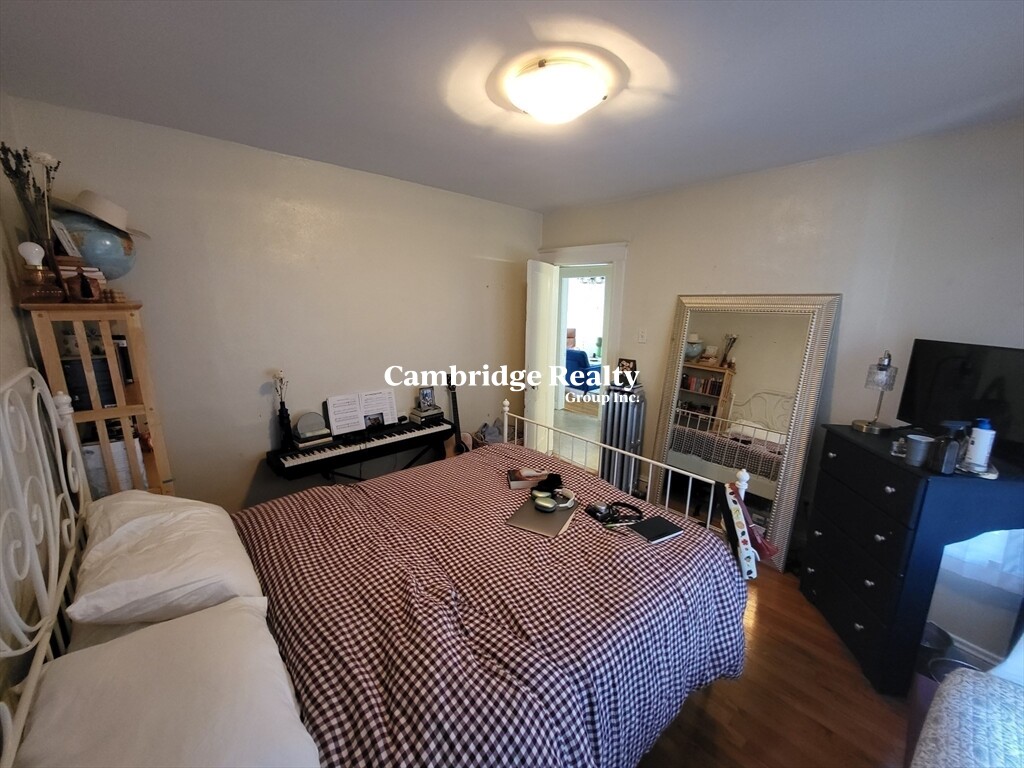 20 Morrison Ave, Powder House Square