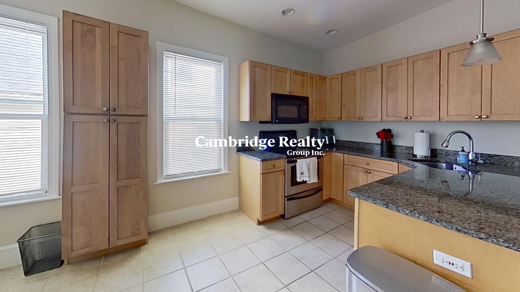 124 Cedar St, Powder House Square