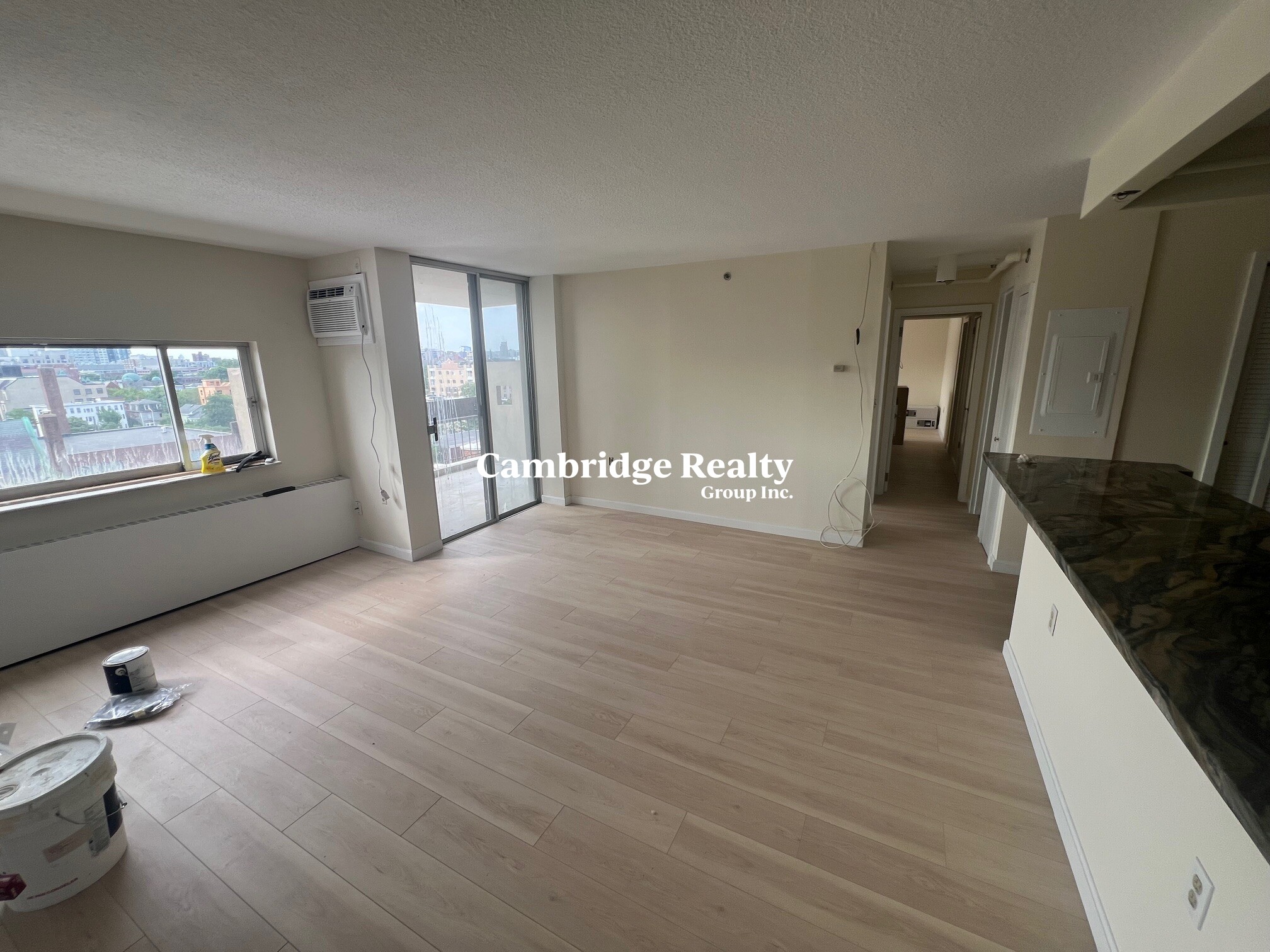 872 Massachusetts Ave, Riverside