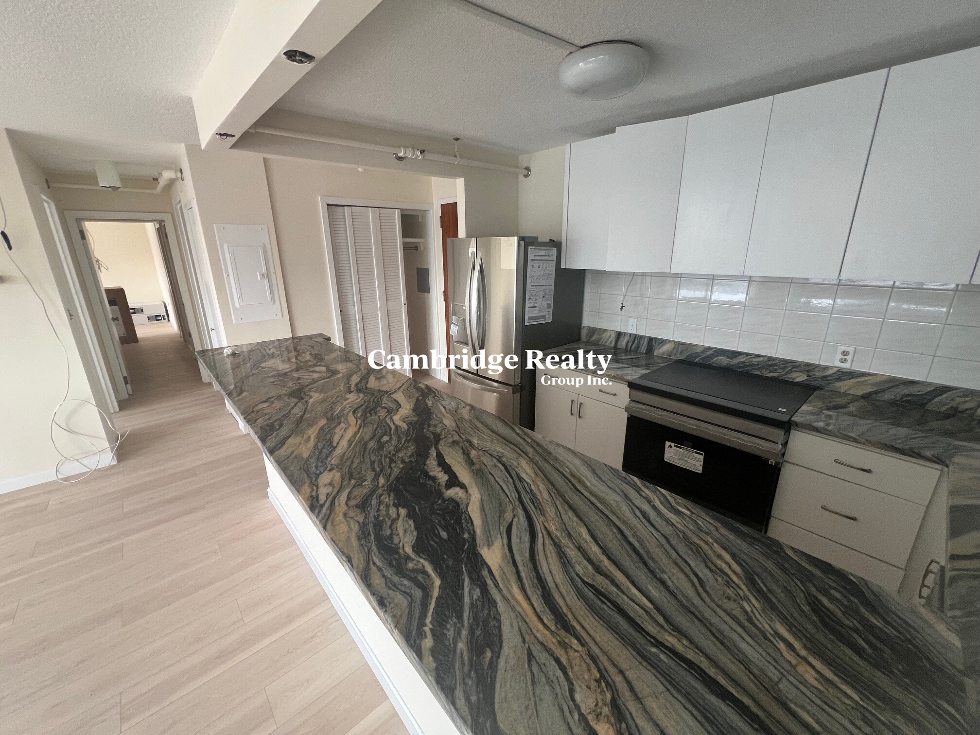 872 Massachusetts Ave, Riverside