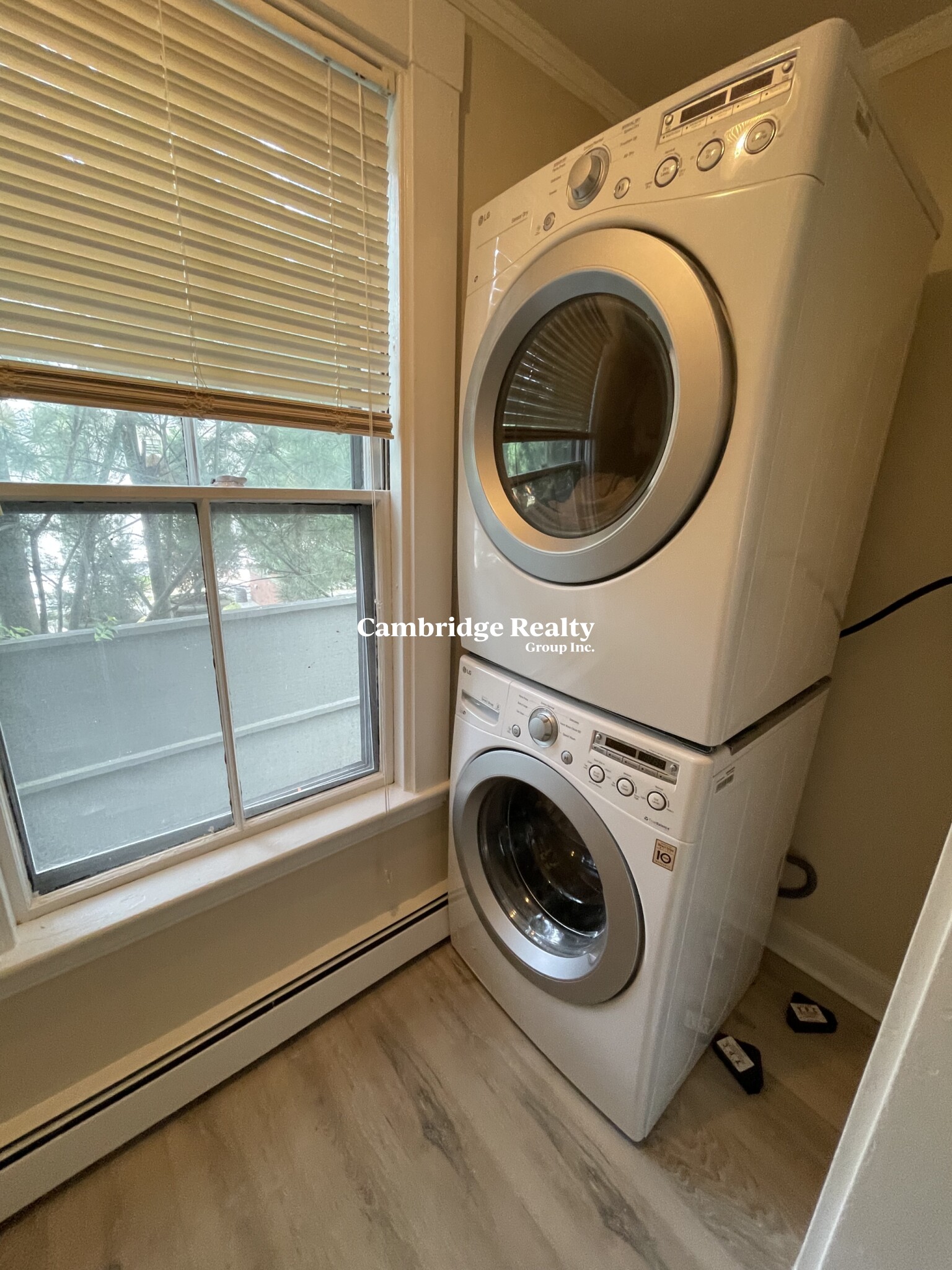 42 Huron Ave, Neighborhood Nine