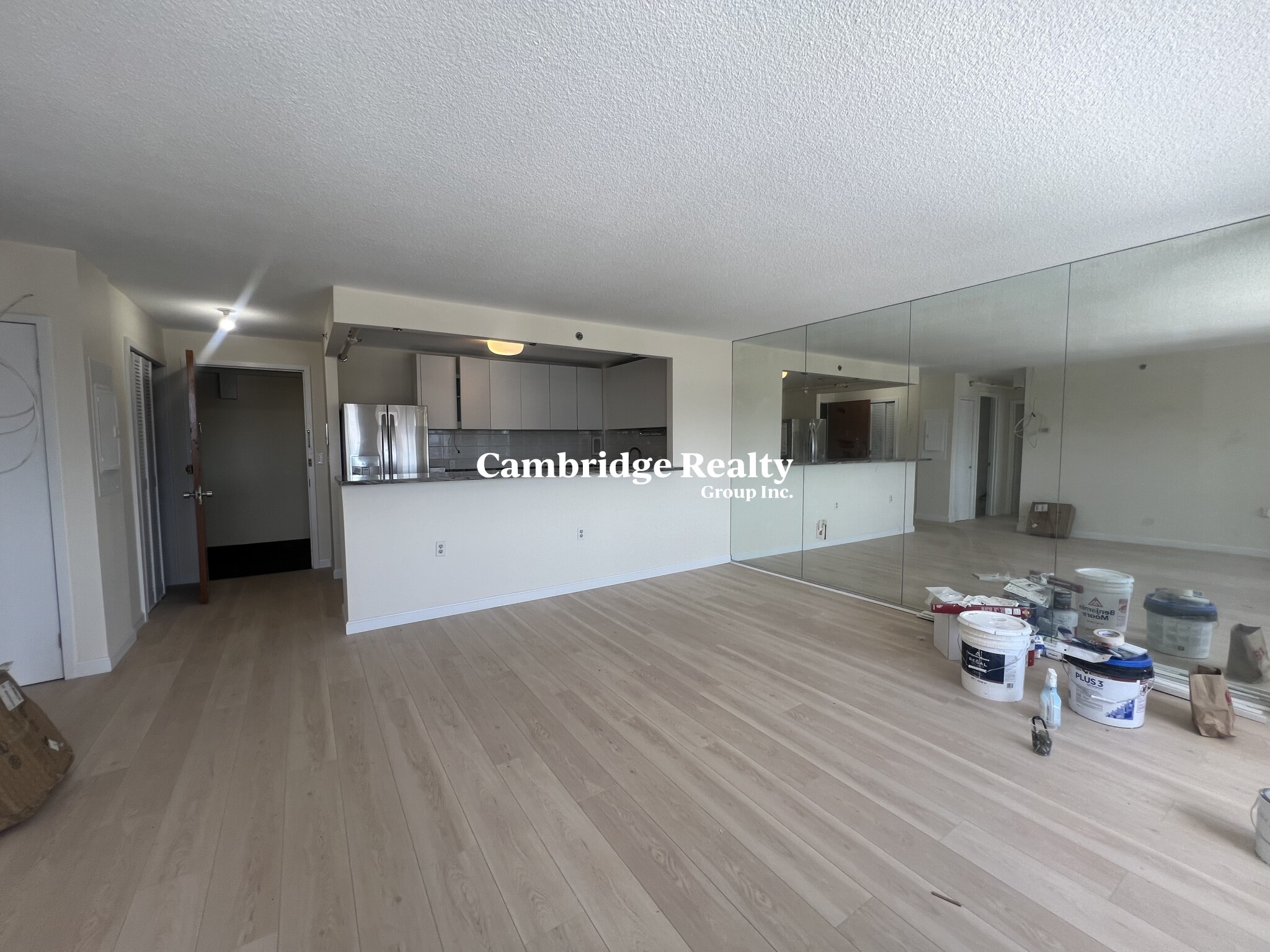 872 Massachusetts Ave, Riverside