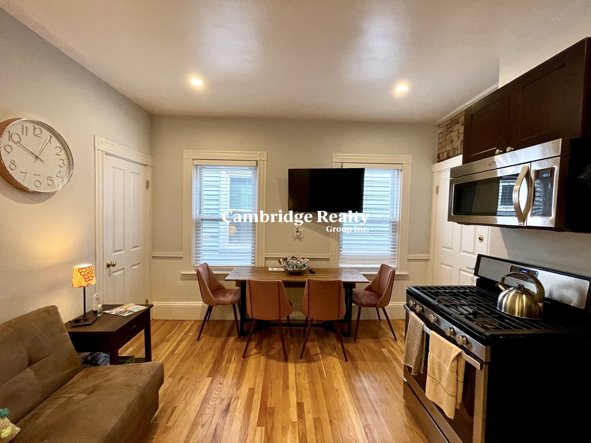 322 Western Ave, Riverside