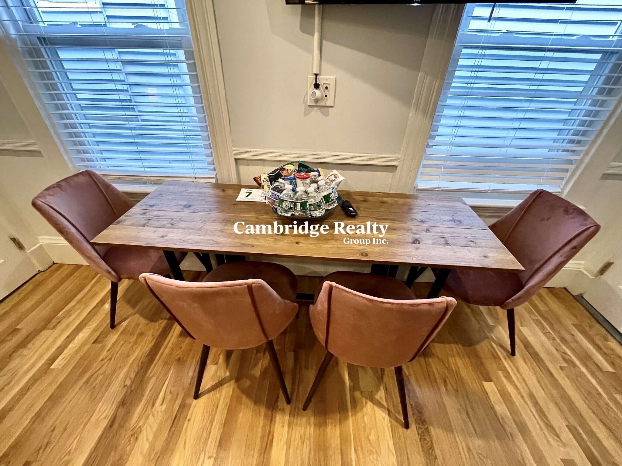 322 Western Ave, Riverside