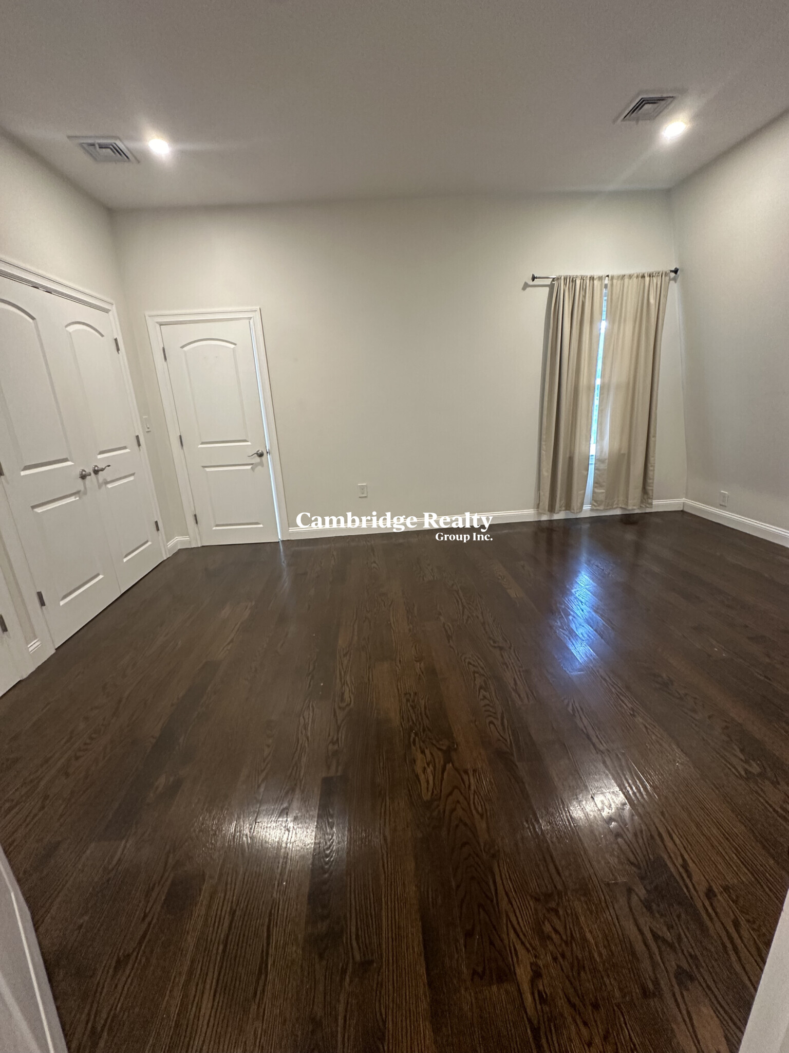 1 Perkins Pl, East Somerville