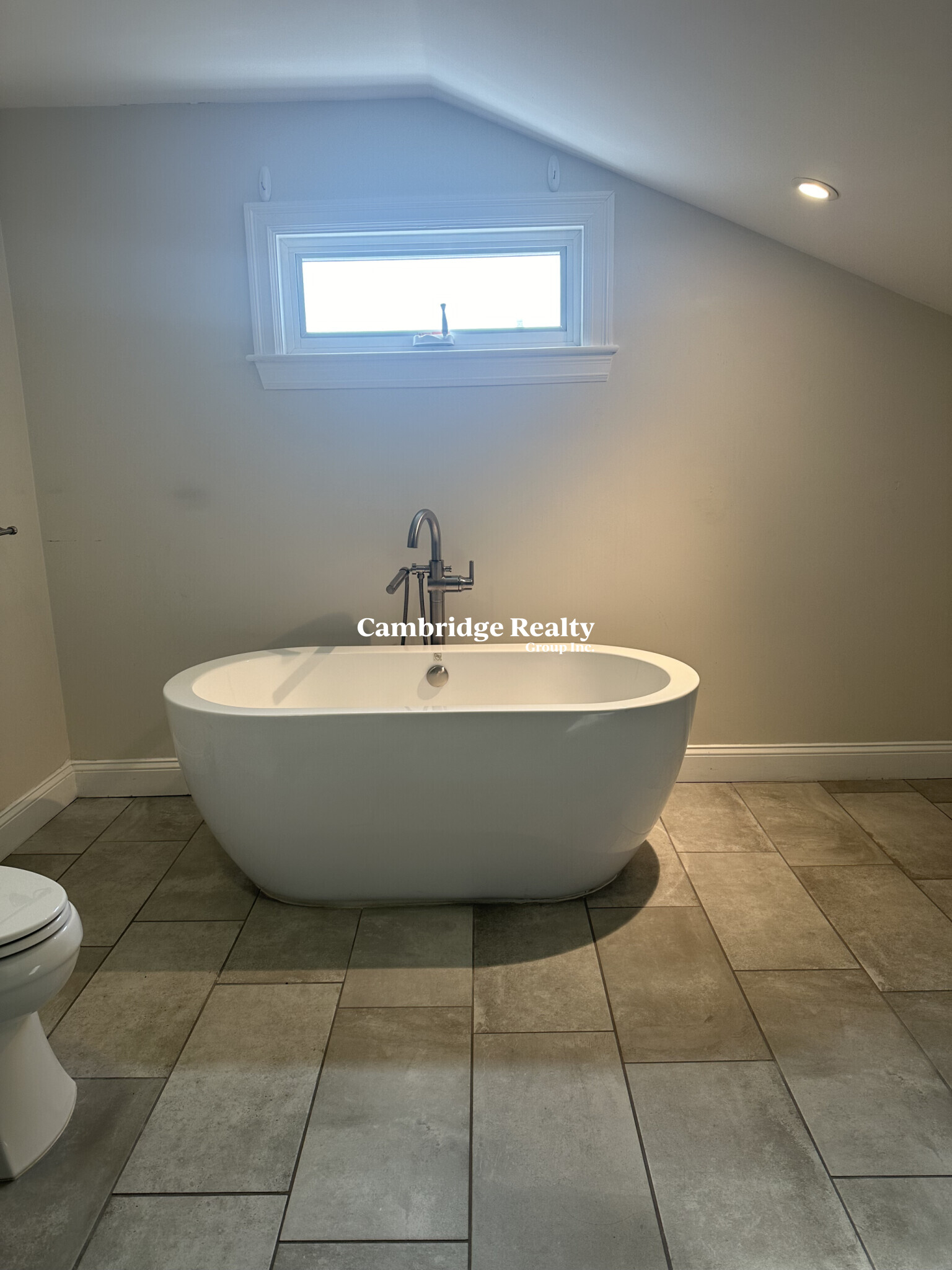 1 Perkins Pl, East Somerville