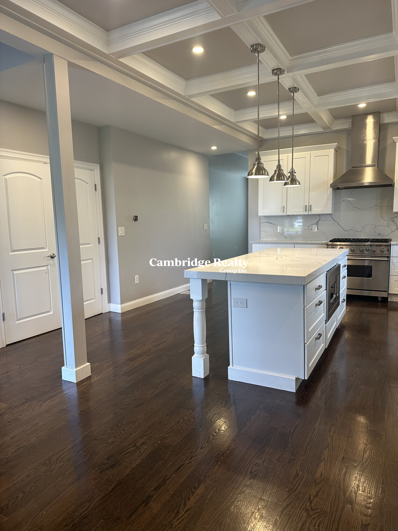 1 Perkins Pl, East Somerville