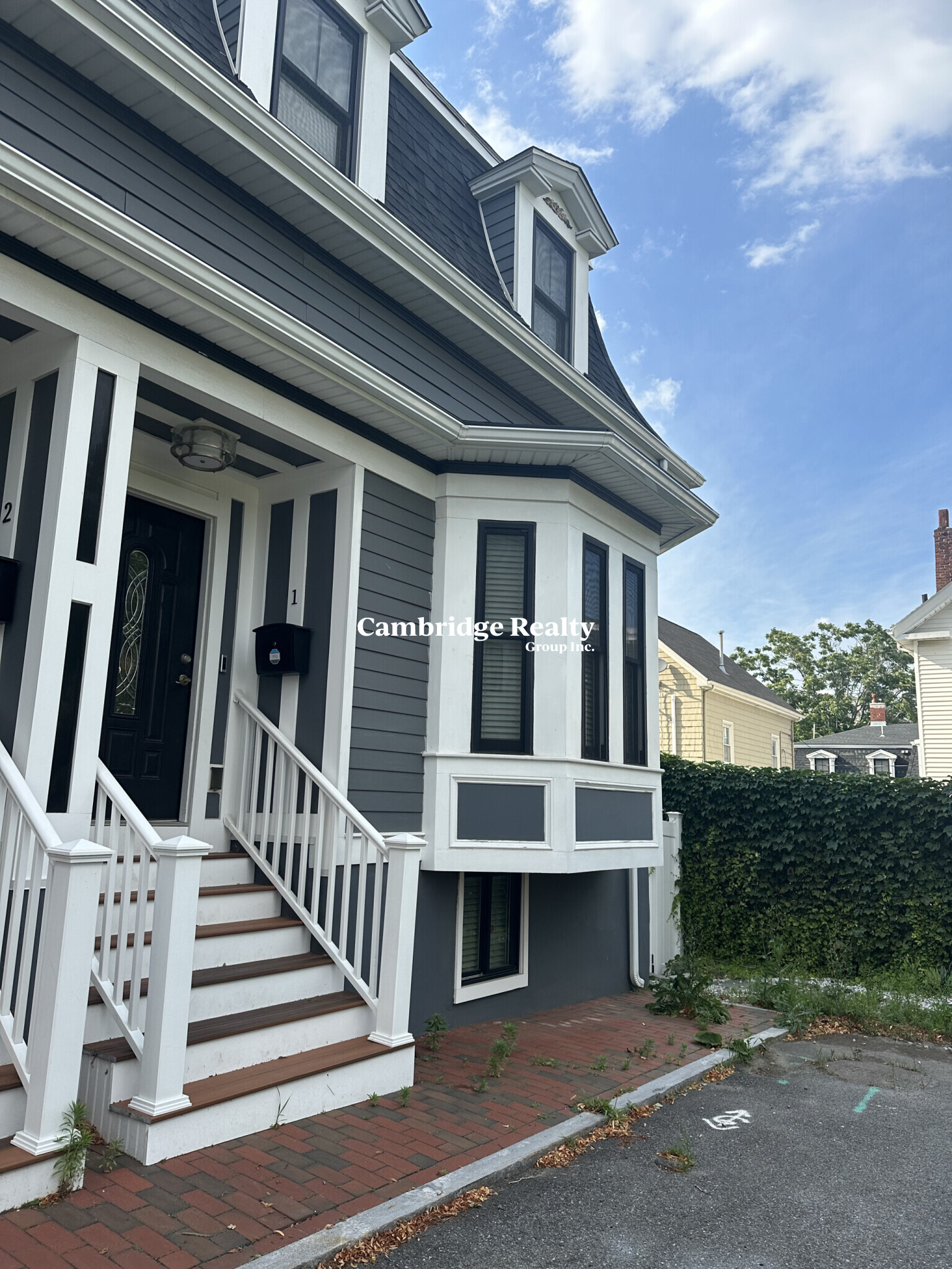 1 Perkins Pl, East Somerville