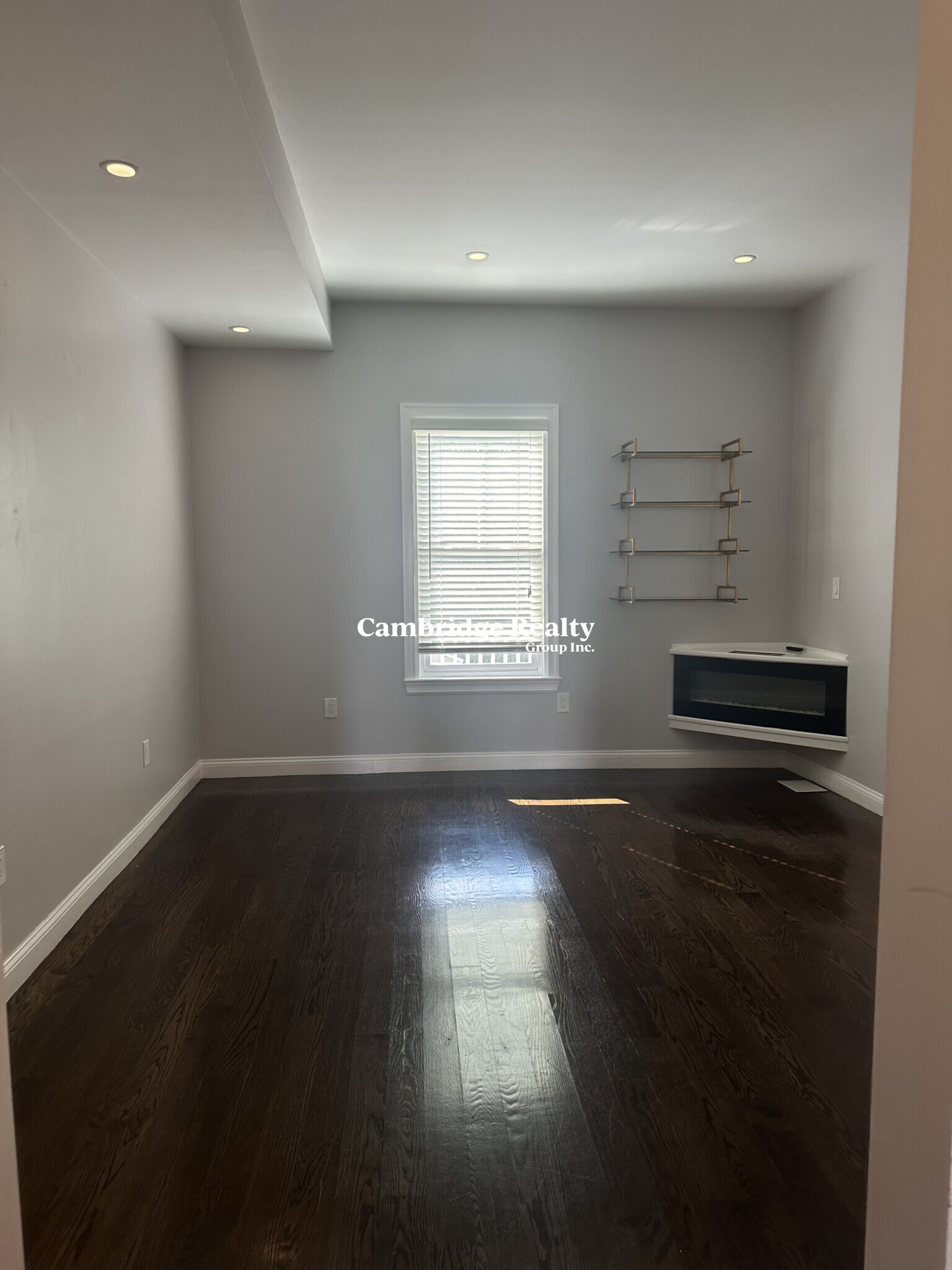 1 Perkins Pl, East Somerville