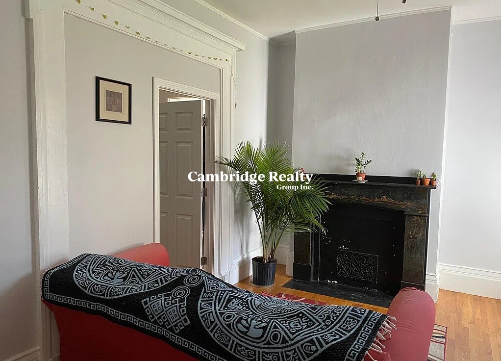 336 Broadway, Mid-Cambridge
