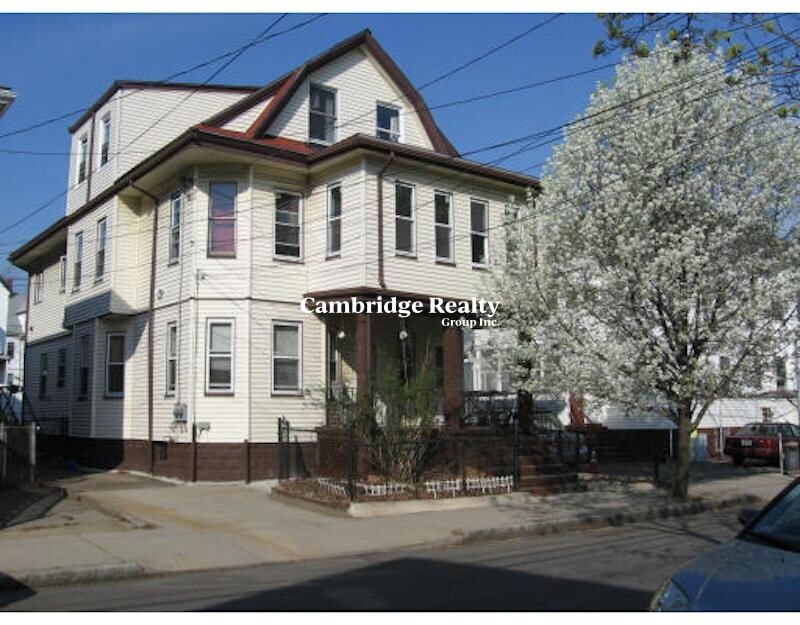 53 Bristol Rd, Medford