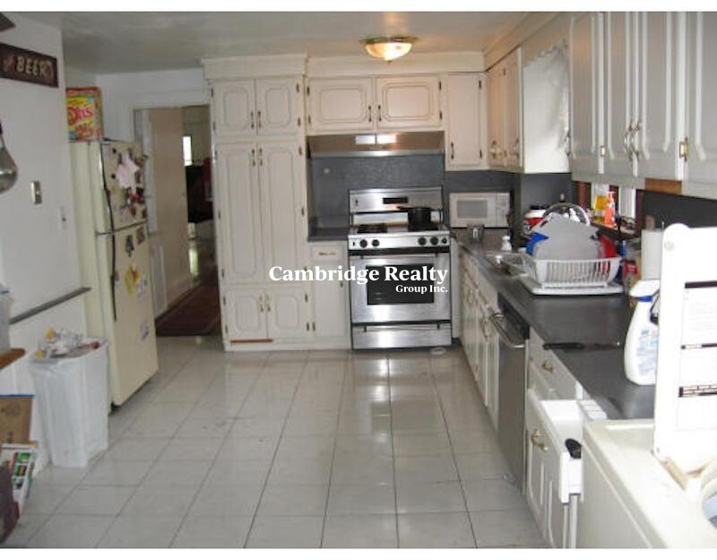 53 Bristol Rd, Medford