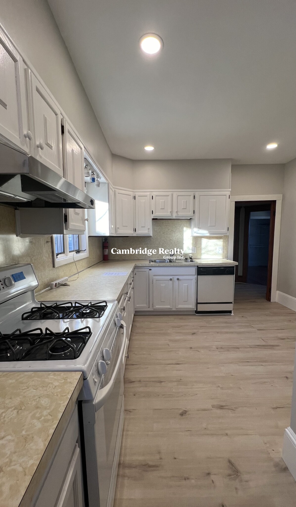 77 Pearson Rd, Tufts