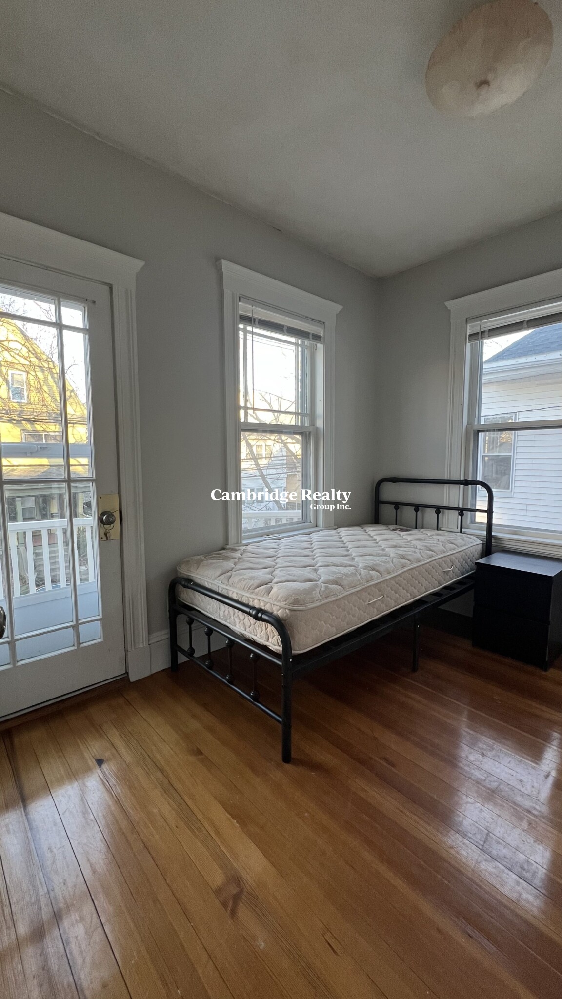 77 Pearson Rd, Tufts