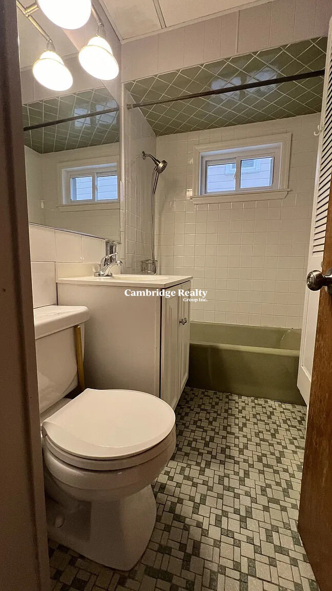 75 Pearson Rd, Tufts