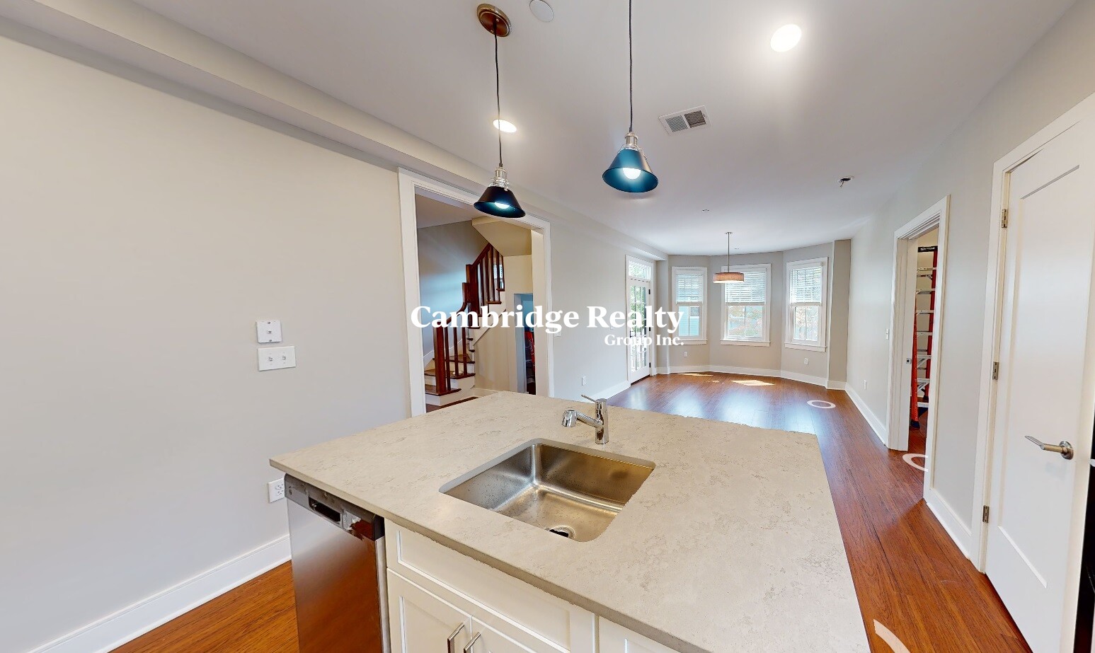384 Harvard St, Mid-Cambridge