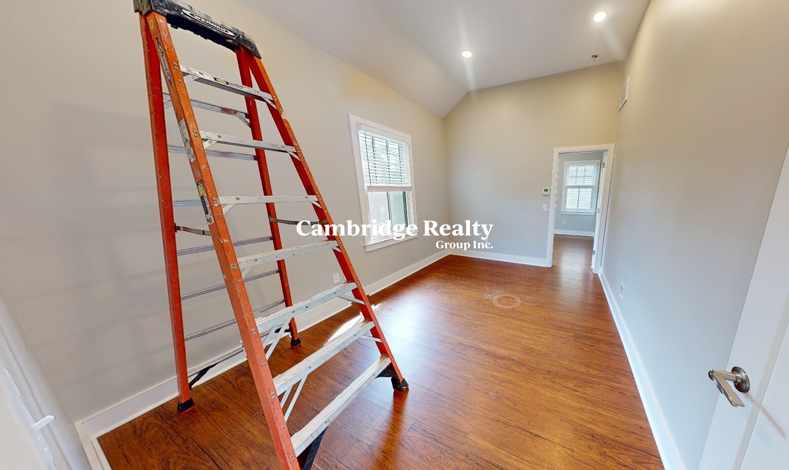 384 Harvard St, Mid-Cambridge