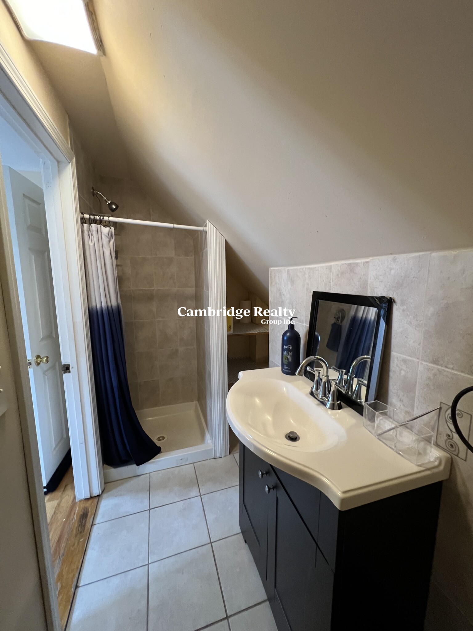 39 Adrian St, Ward Two