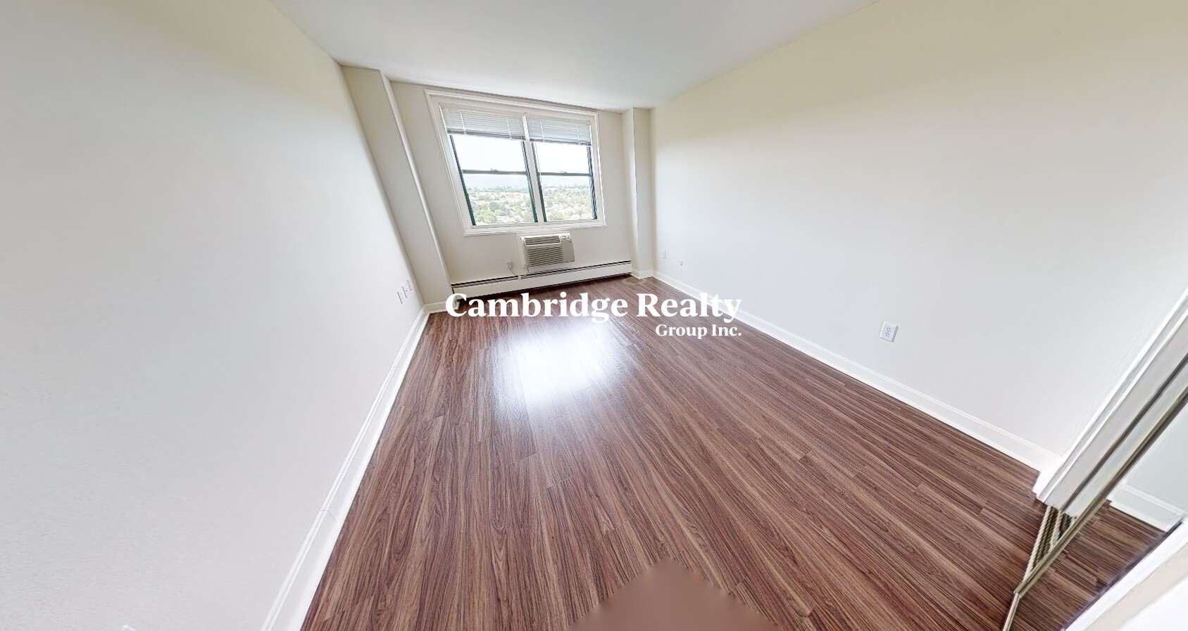 700 Huron Ave, Strawberry Hill