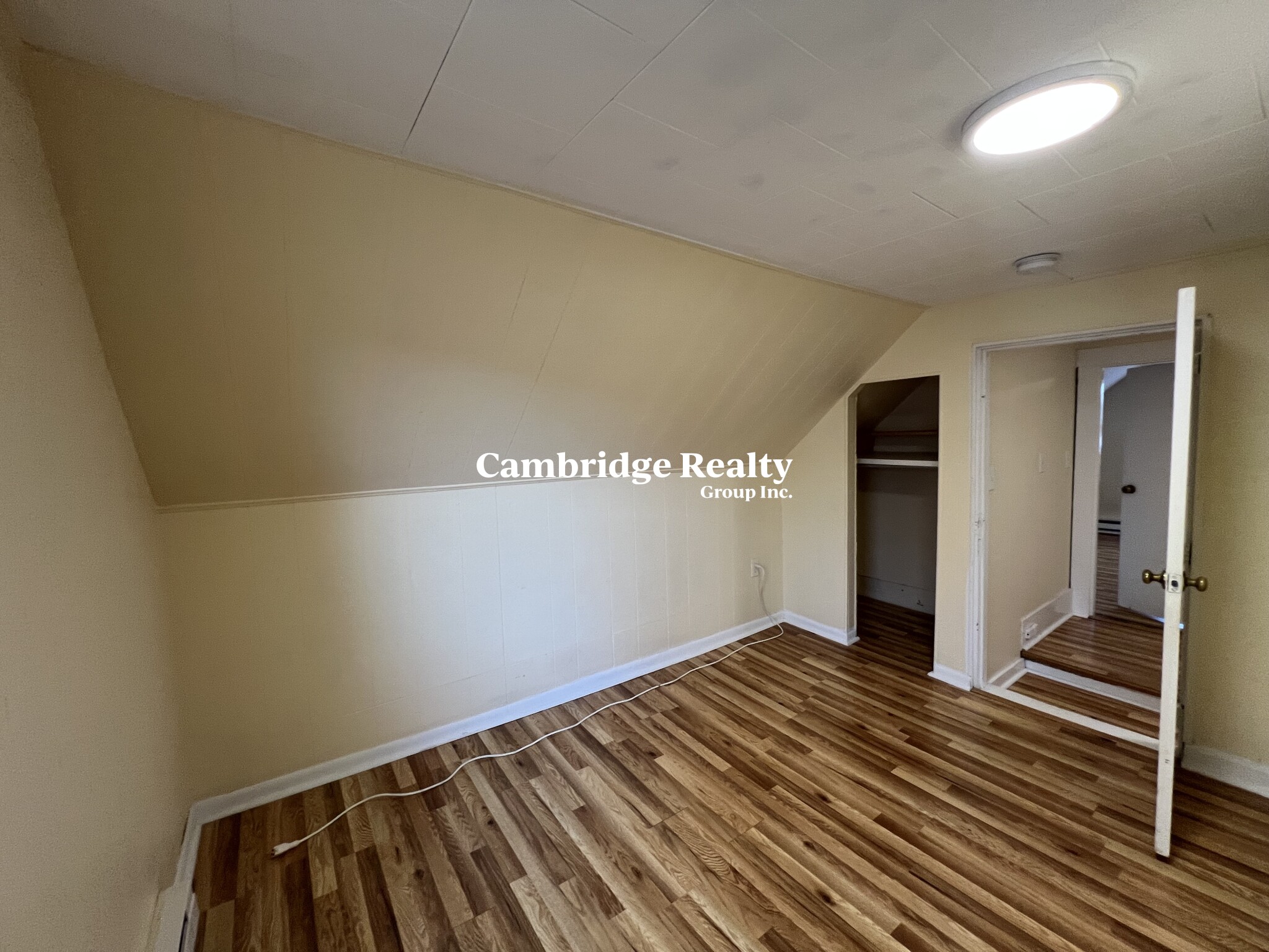 215 Cedar St, Powder House Square