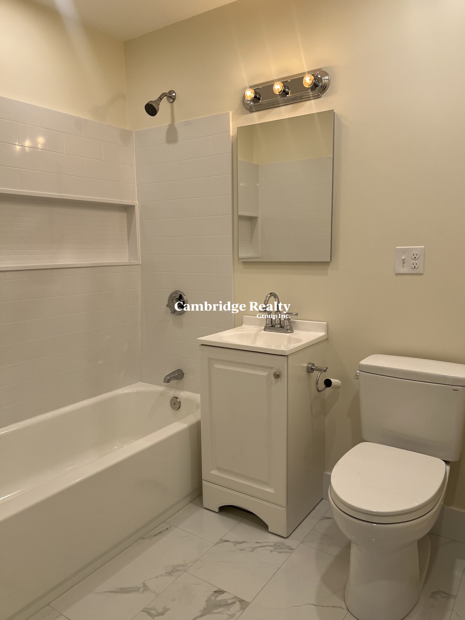 253 Washington St, The Port