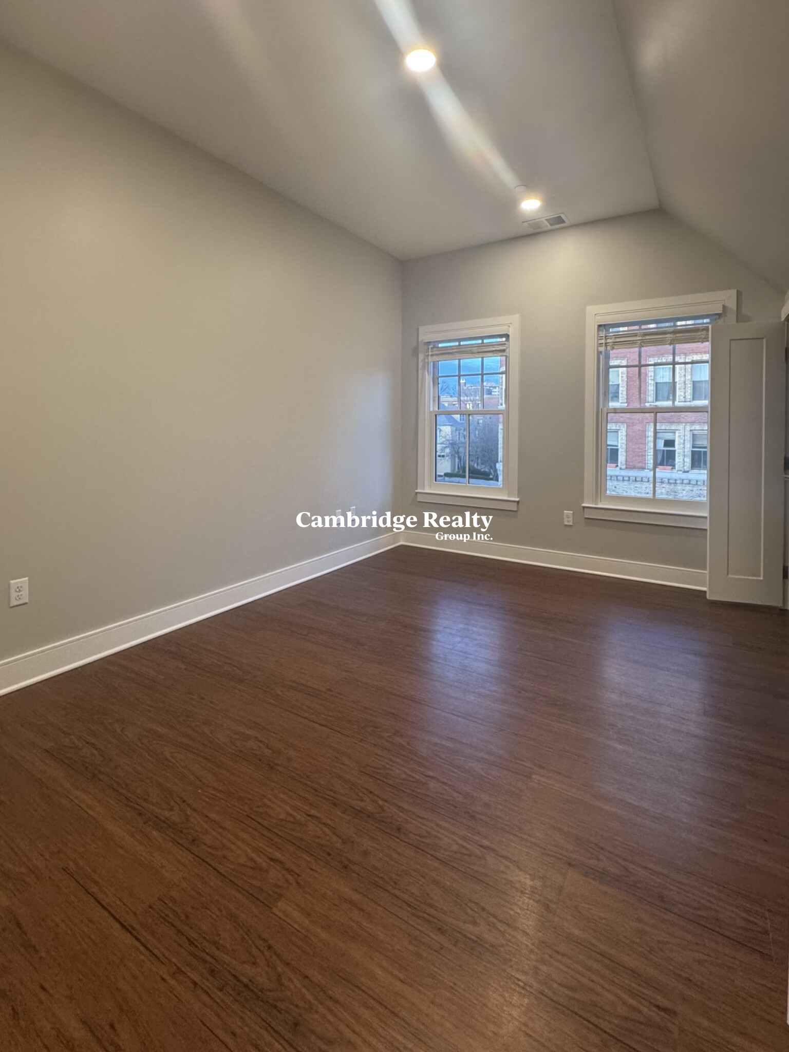384 Harvard St, Mid-Cambridge