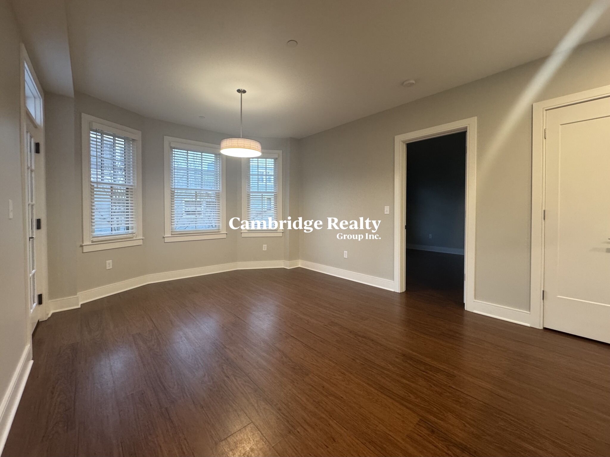 384 Harvard St, Mid-Cambridge