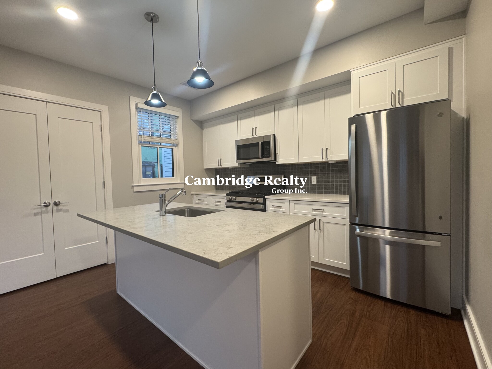 384 Harvard St, Mid-Cambridge