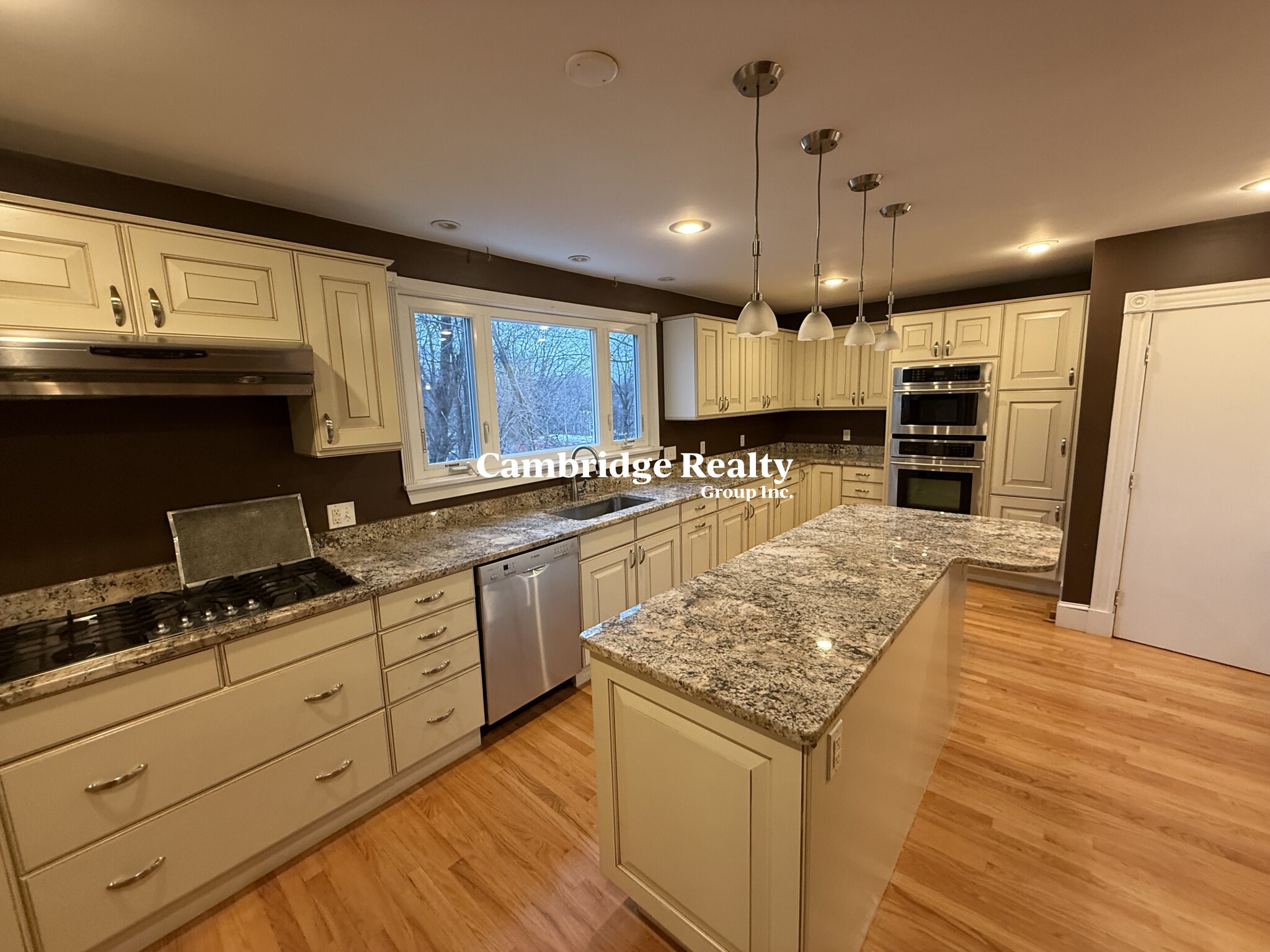 47 Waterhouse St, West Somerville