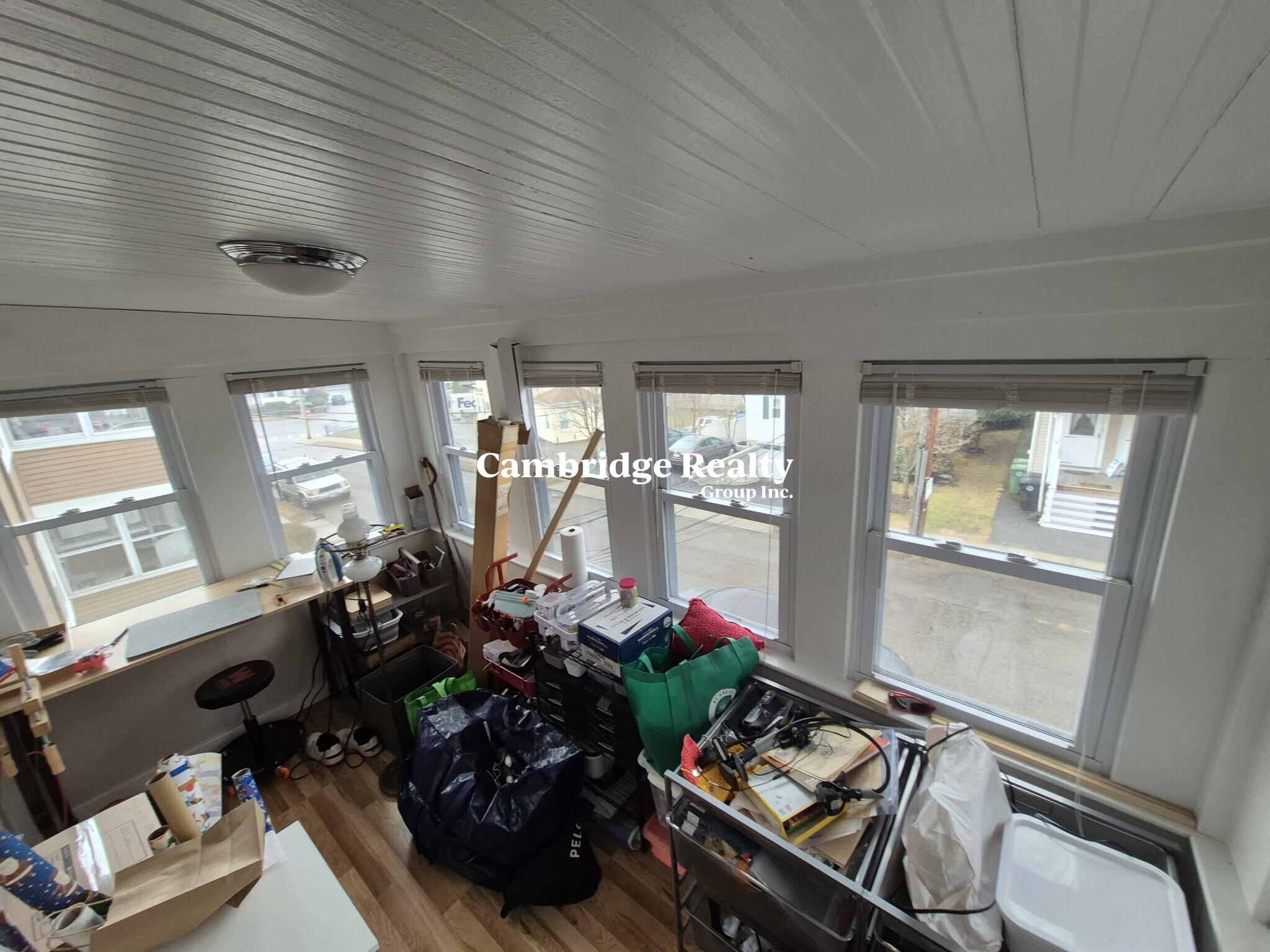 https://ygl-photos.s3.us-west-004.backblazeb2.com/28W6813b7356df38.jpg