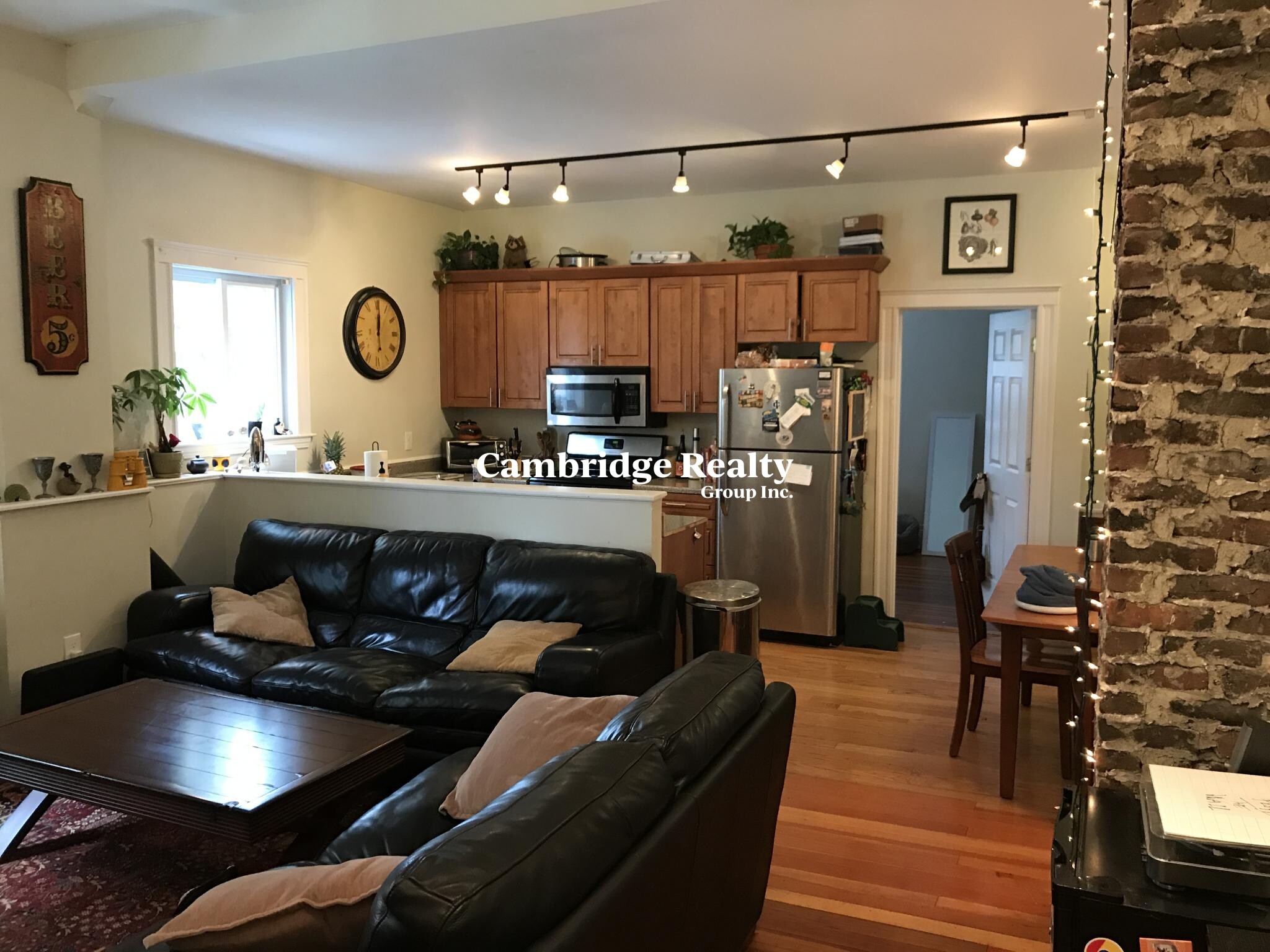 https://ygl-photos.s3.us-west-004.backblazeb2.com/28W6824b0d4b2583.jpg