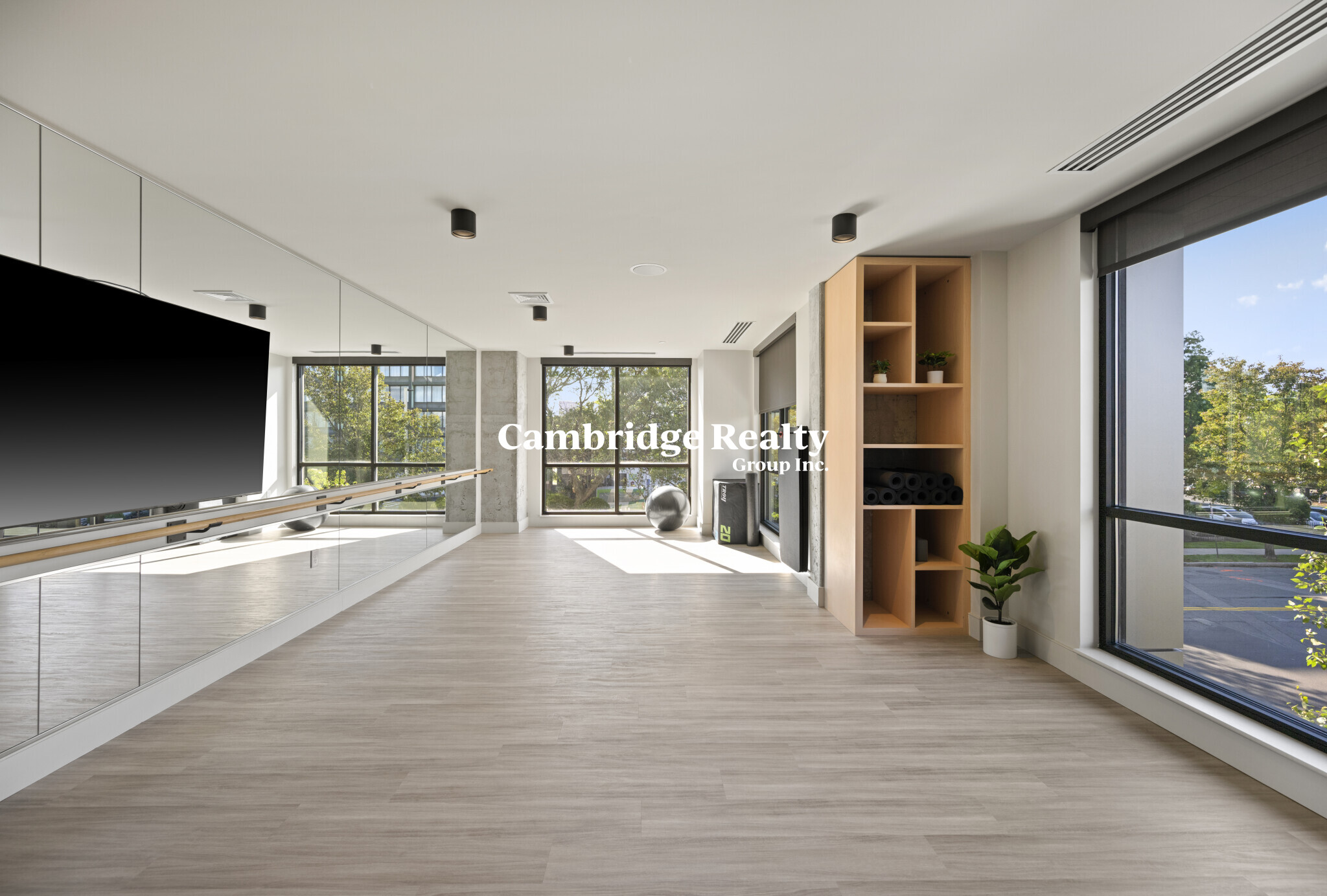 https://ygl-photos.s3.us-west-004.backblazeb2.com/28W682e07cd82524.jpg