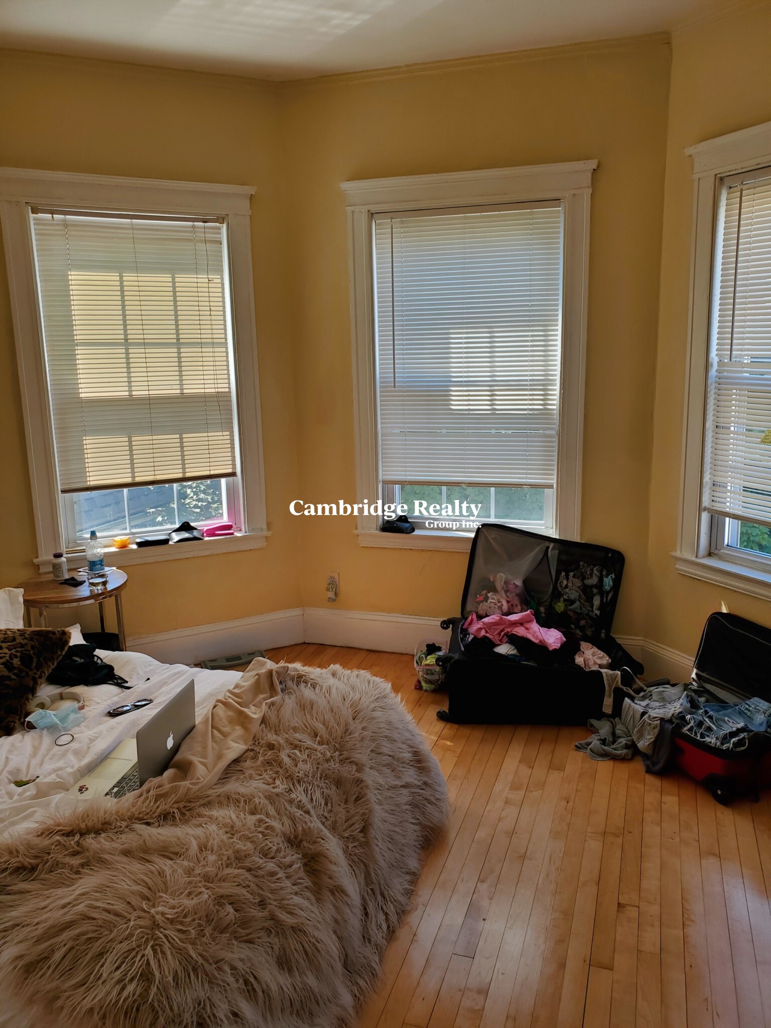 https://ygl-photos.s3.us-west-004.backblazeb2.com/28W68405a348b5f2.jpg