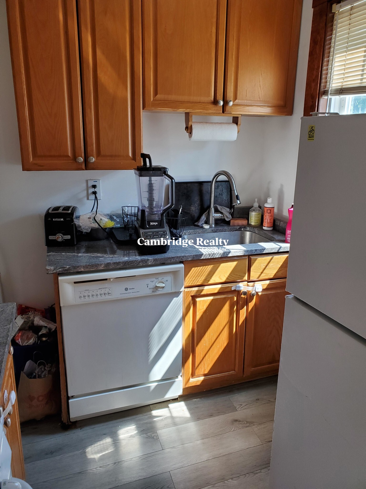https://ygl-photos.s3.us-west-004.backblazeb2.com/28W68405a3768db2.jpg