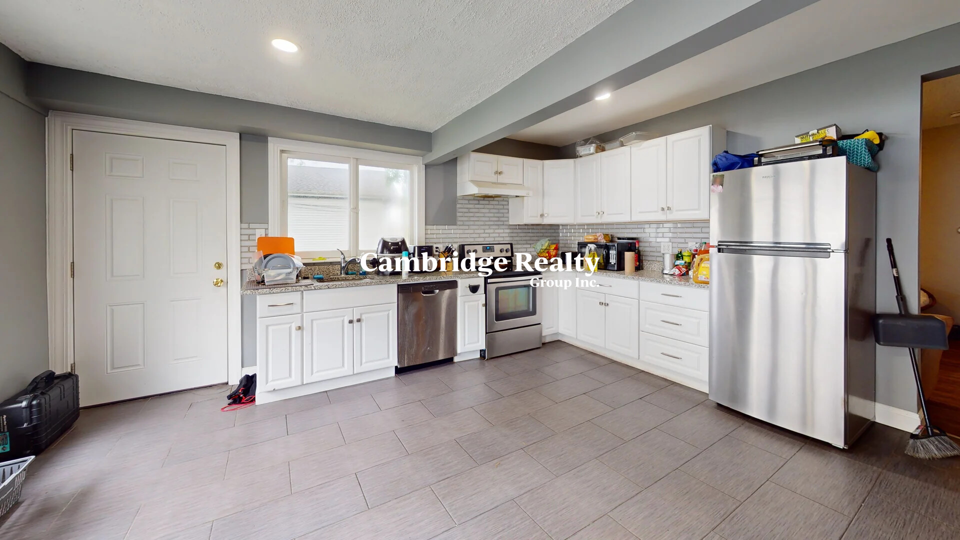 https://ygl-photos.s3.us-west-004.backblazeb2.com/28W6849bd4749225.jpg