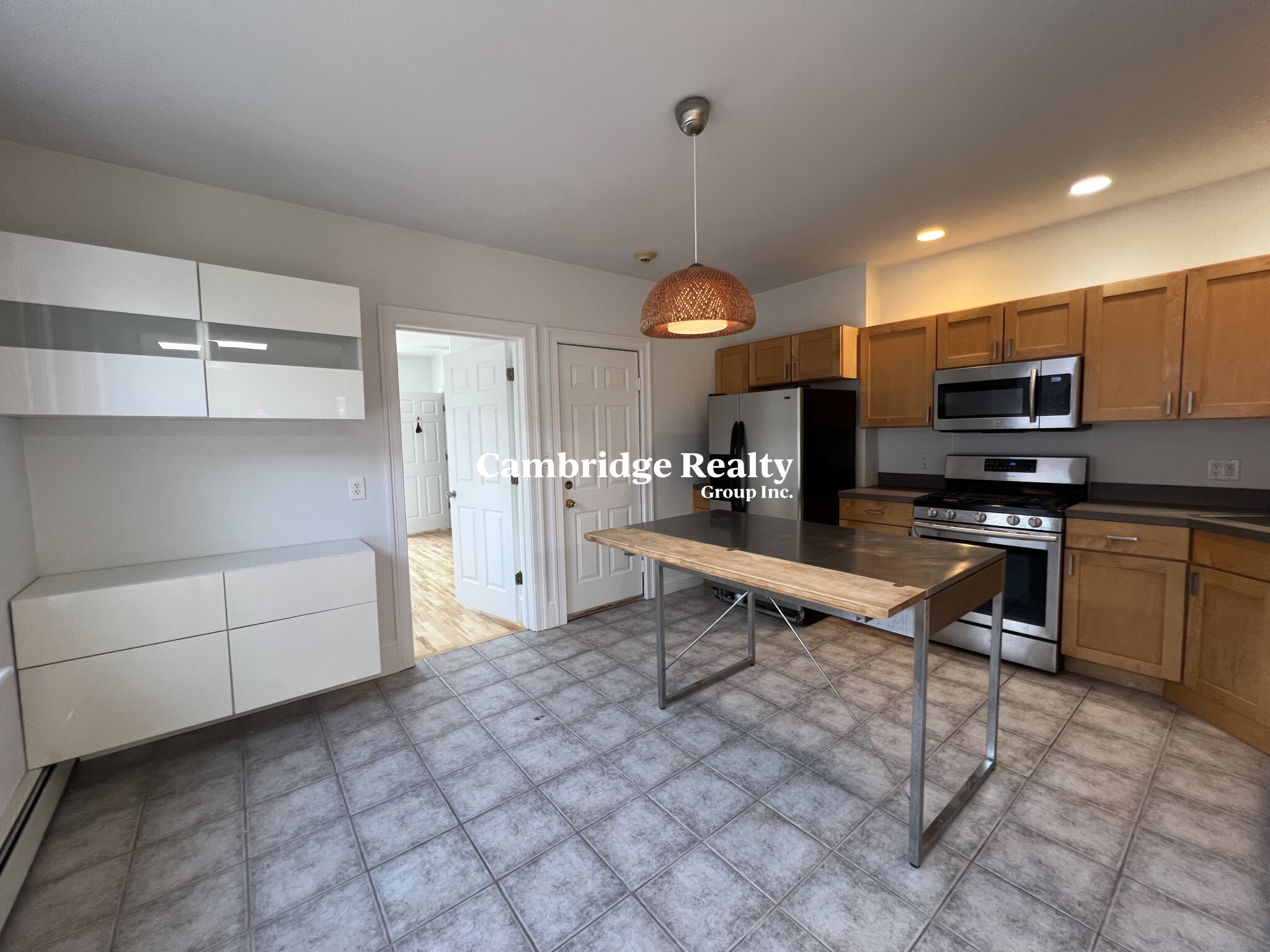 1228 Cambridge St. - 3,500USD / month
