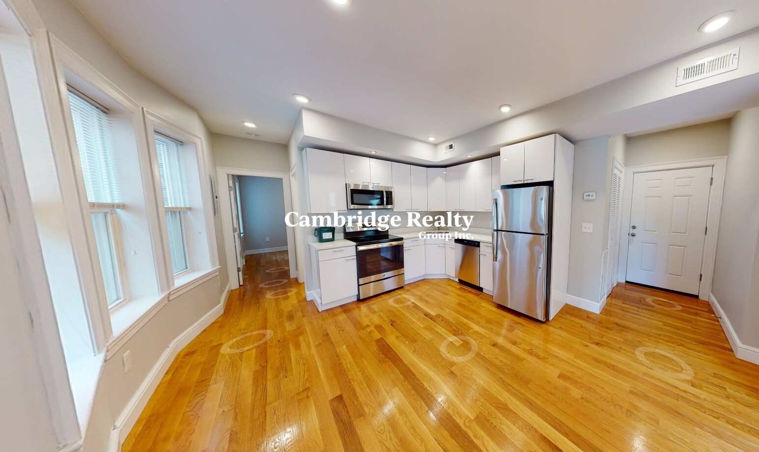 900 Massachusetts Ave., Cambridge, MA - 3,350 USD/ month