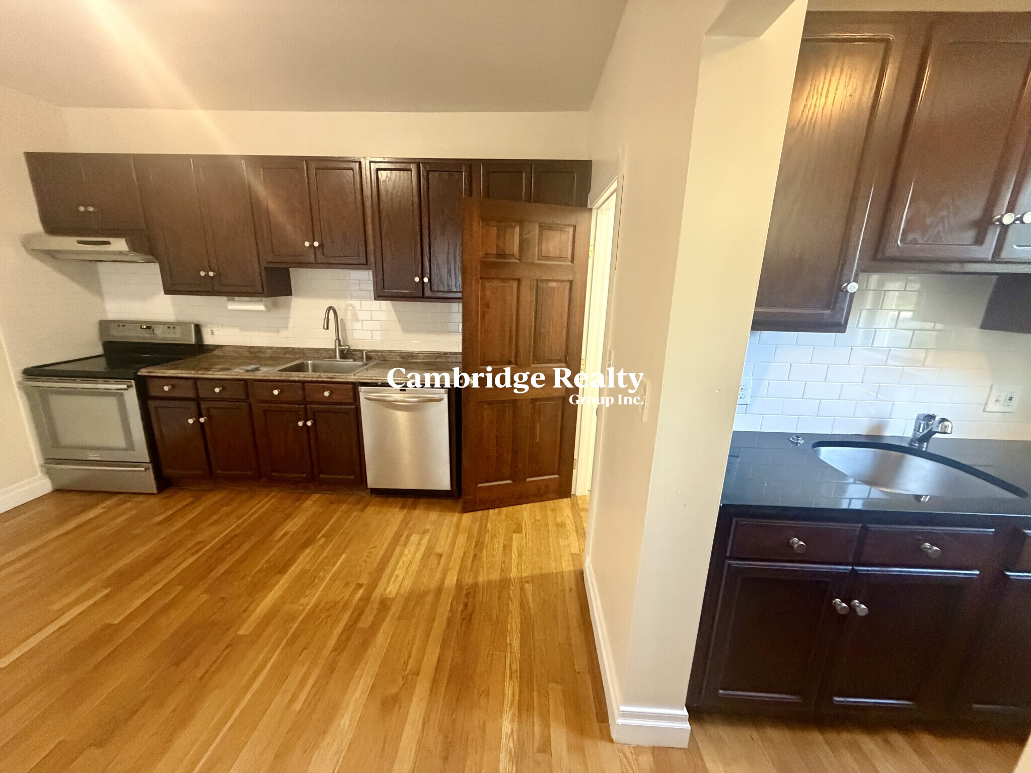 19 Banks, Somerville, MA - 3,990 USD/ month