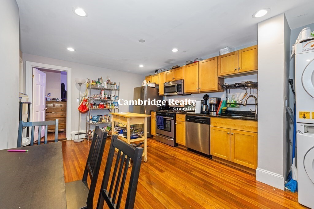 44 Hillside St., Boston, MA - 6,800 USD/ month