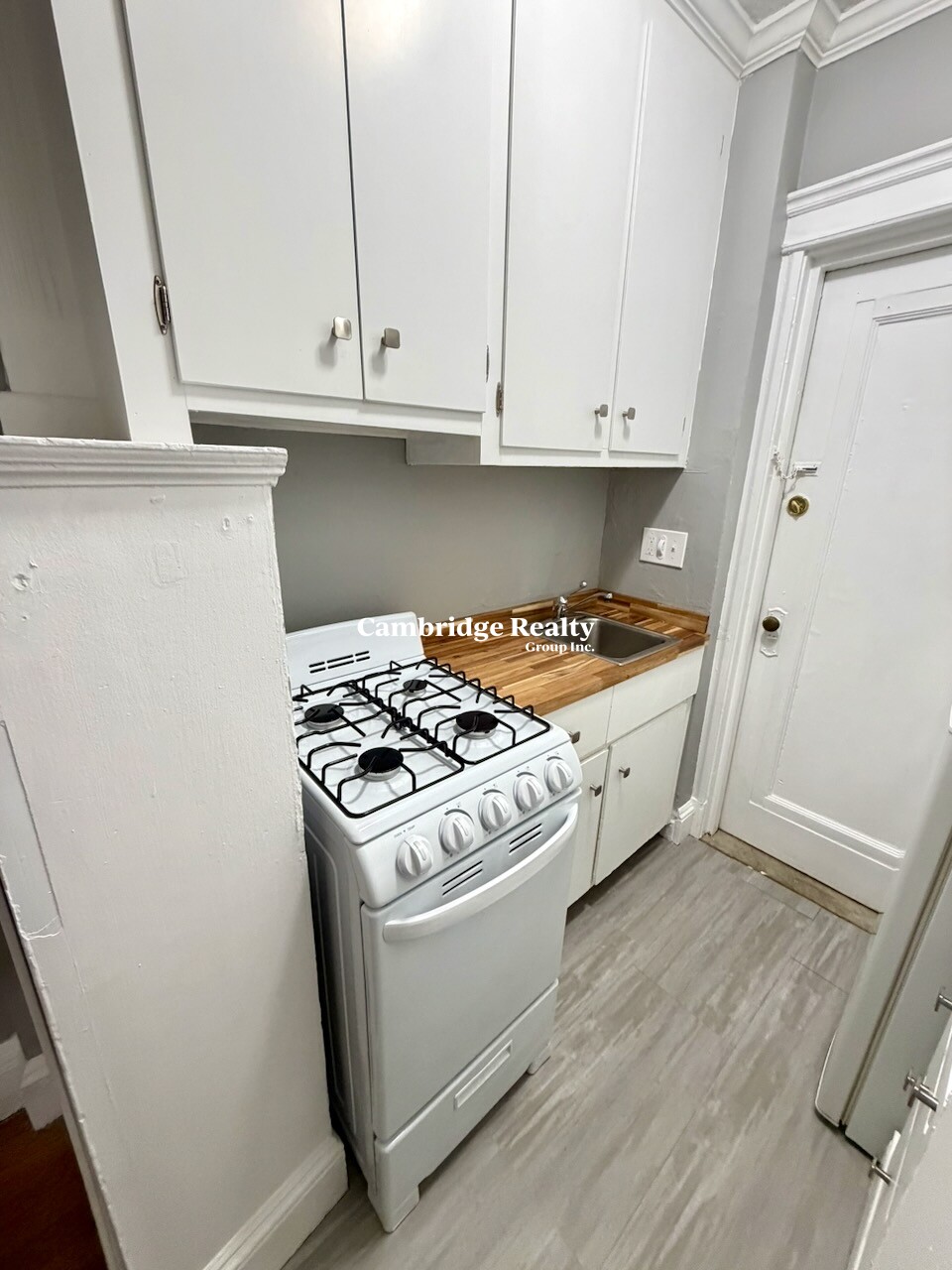 116 Riverway, Boston, MA - 2,400 USD/ month